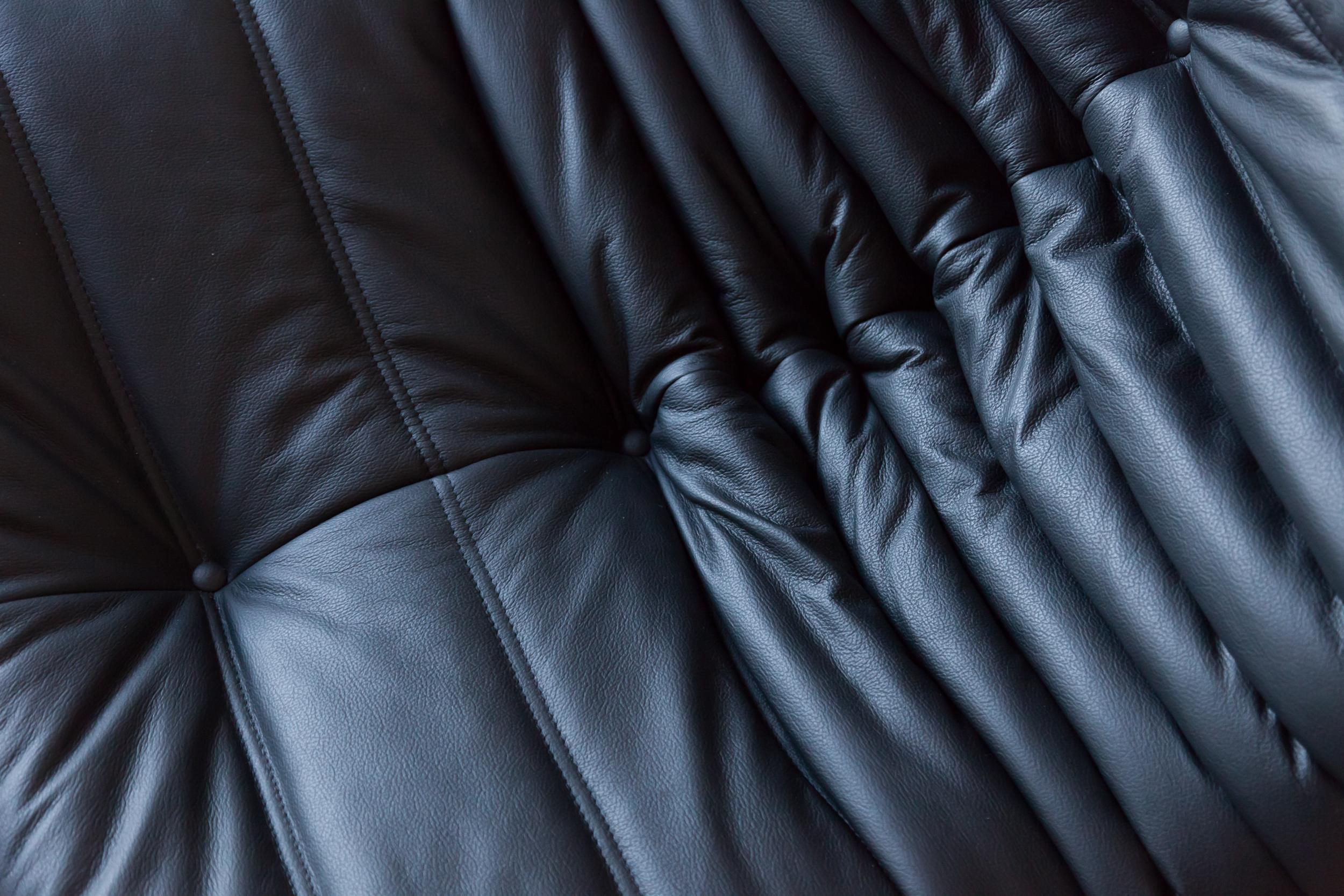 Togo Longue Chair in Black Leather by Michel Ducaroy, Ligne Roset For Sale 4