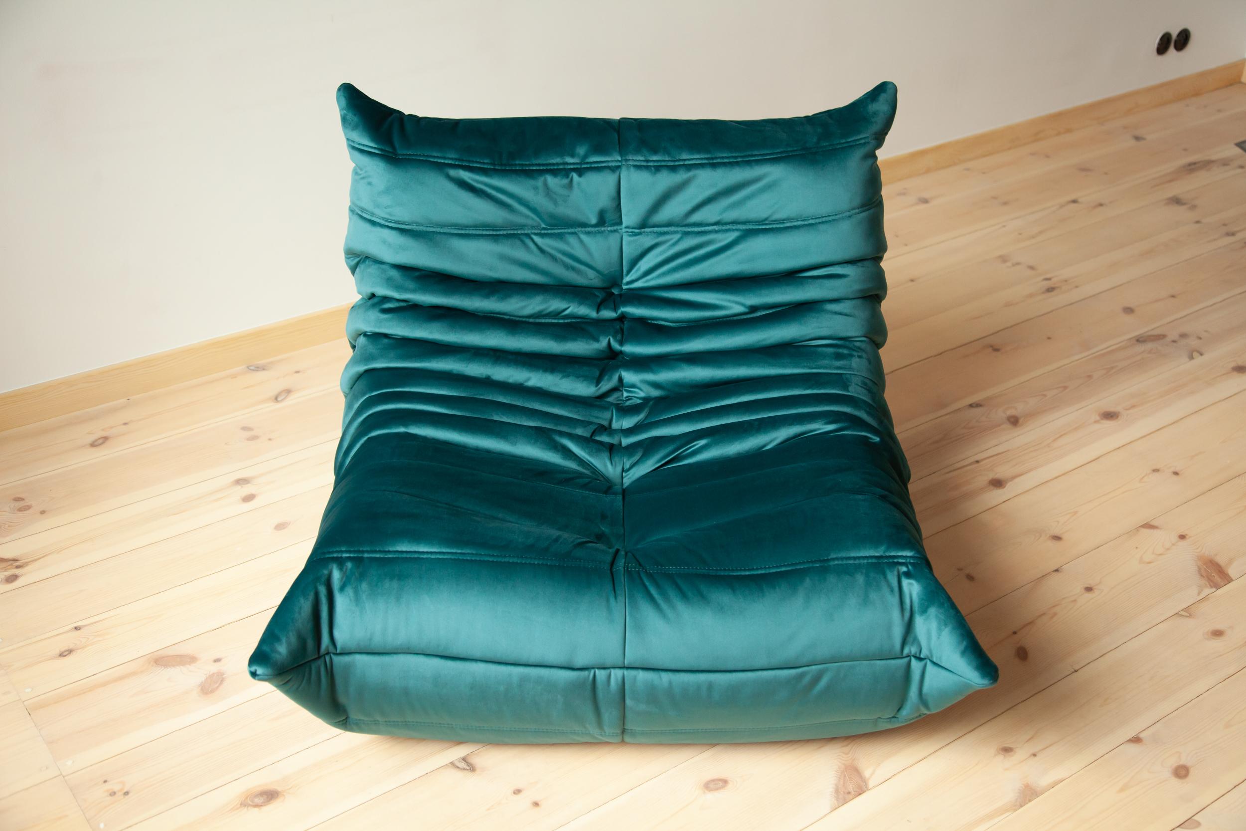 Togo Longue Chair in Blue-Green Velvet by Michel Ducaroy, Ligne Roset For Sale 4