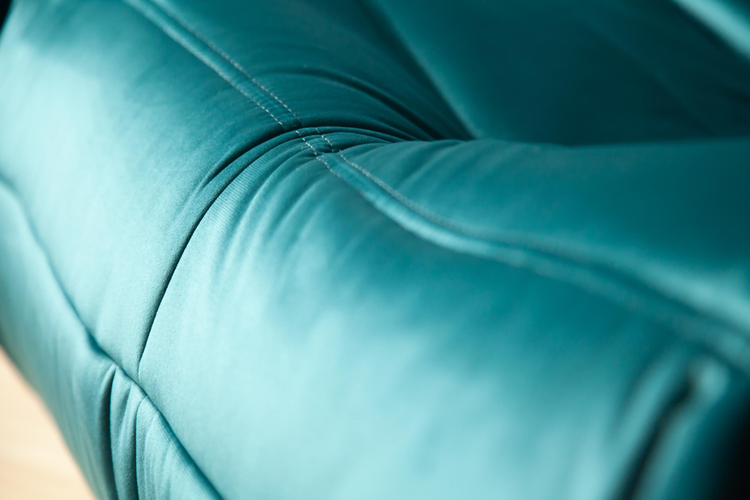 Togo Longue Chair in Blue-Green Velvet by Michel Ducaroy, Ligne Roset For Sale 6