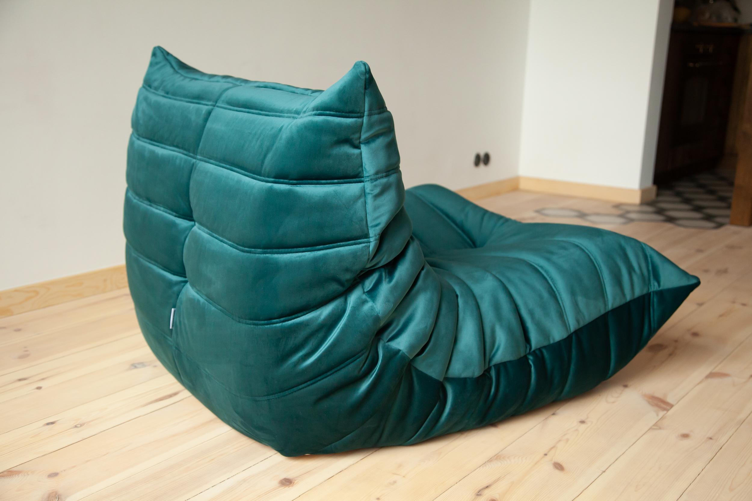 Togo Longue Chair in Blue-Green Velvet by Michel Ducaroy, Ligne Roset For Sale 1