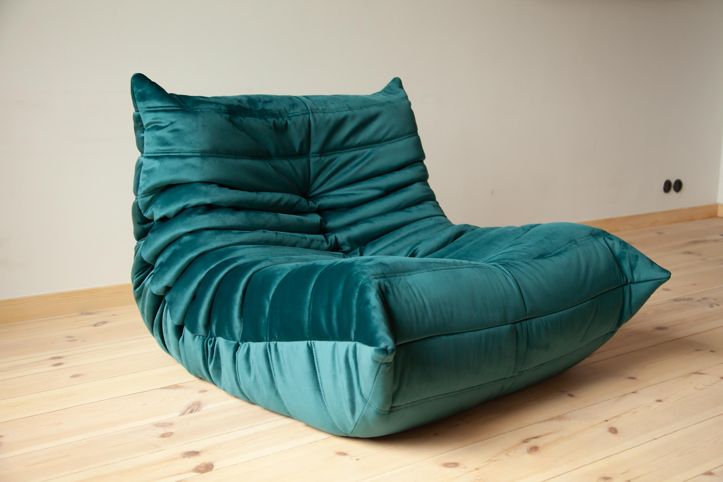 Togo Longue Chair in Blue-Green Velvet by Michel Ducaroy, Ligne Roset For Sale 3