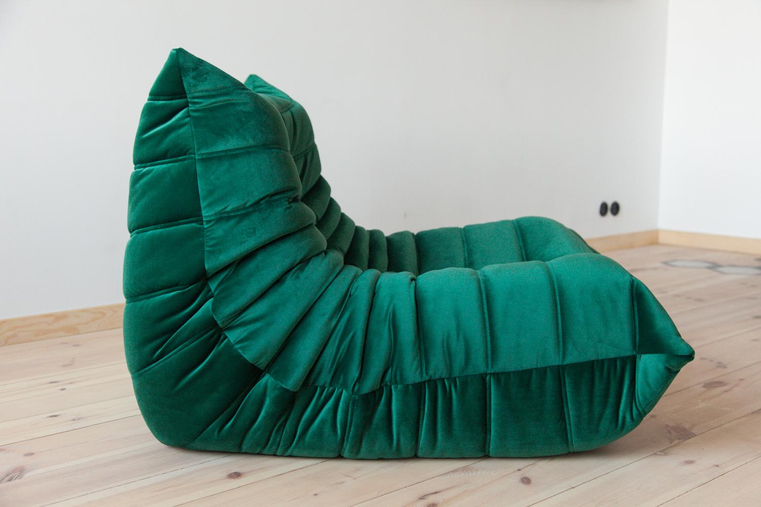 Togo Longue Chair in Bottle Green Velvet by Michel Ducaroy, Ligne Roset For Sale 3