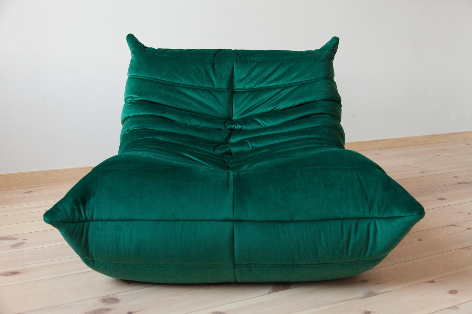 Togo Longue Chair in Bottle Green Velvet by Michel Ducaroy, Ligne Roset For Sale 6