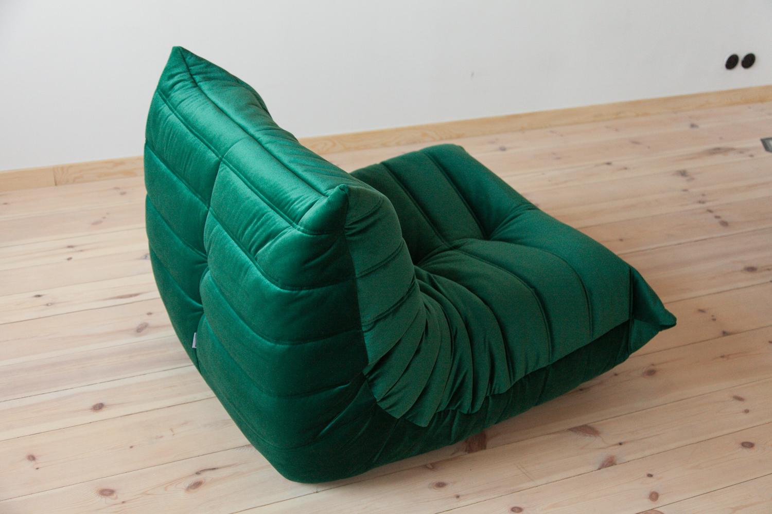 Togo Longue Chair in Bottle Green Velvet by Michel Ducaroy, Ligne Roset For Sale 1