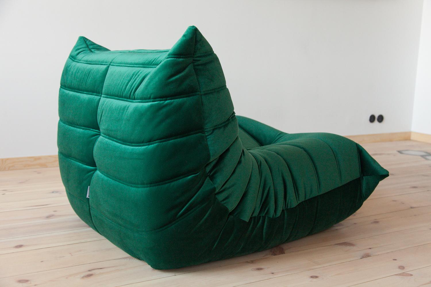 Togo Longue Chair in Bottle Green Velvet by Michel Ducaroy, Ligne Roset For Sale 2