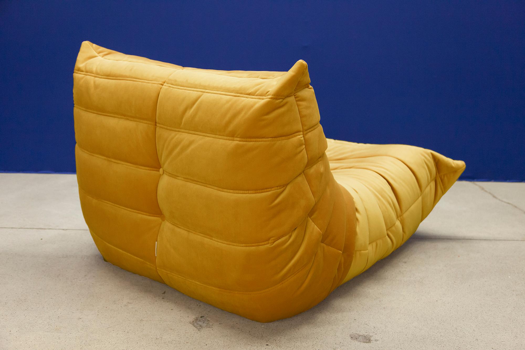 Late 20th Century Togo Longue Chair in Golden Yellow Velvet by Michel Ducaroy, Ligne Roset For Sale