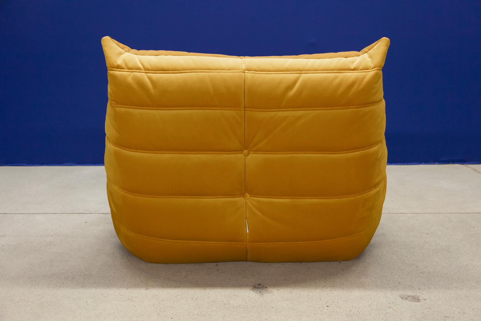 Togo Longue Chair in Golden Yellow Velvet by Michel Ducaroy, Ligne Roset For Sale 2