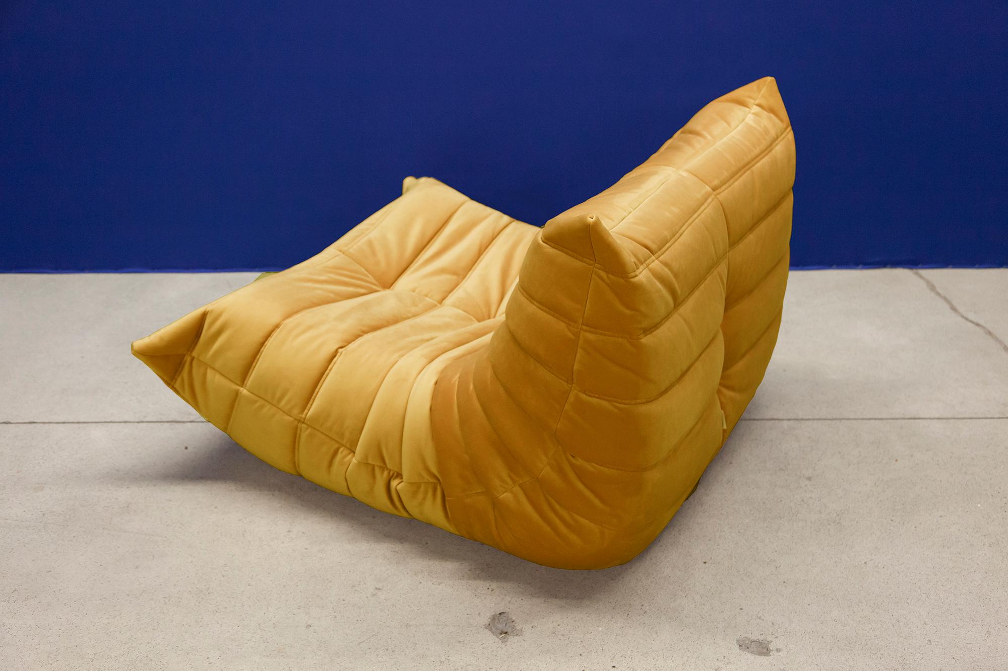 Togo Longue Chair in Golden Yellow Velvet by Michel Ducaroy, Ligne Roset For Sale 3