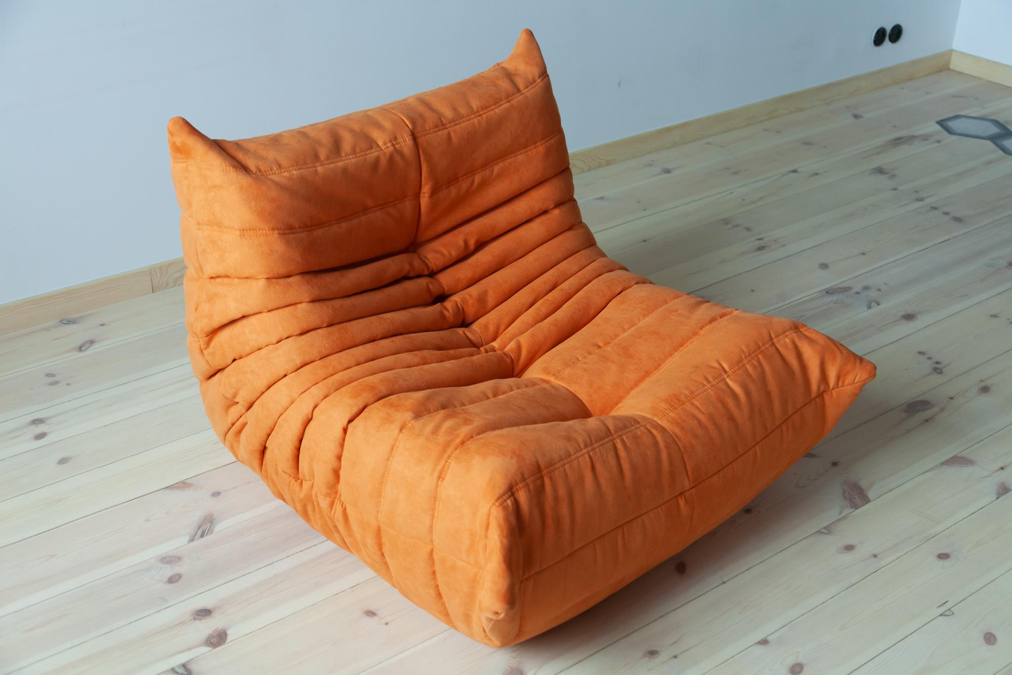 Togo Longue Chair in Orange Microfibre by Michel Ducaroy, Ligne Roset For Sale 3