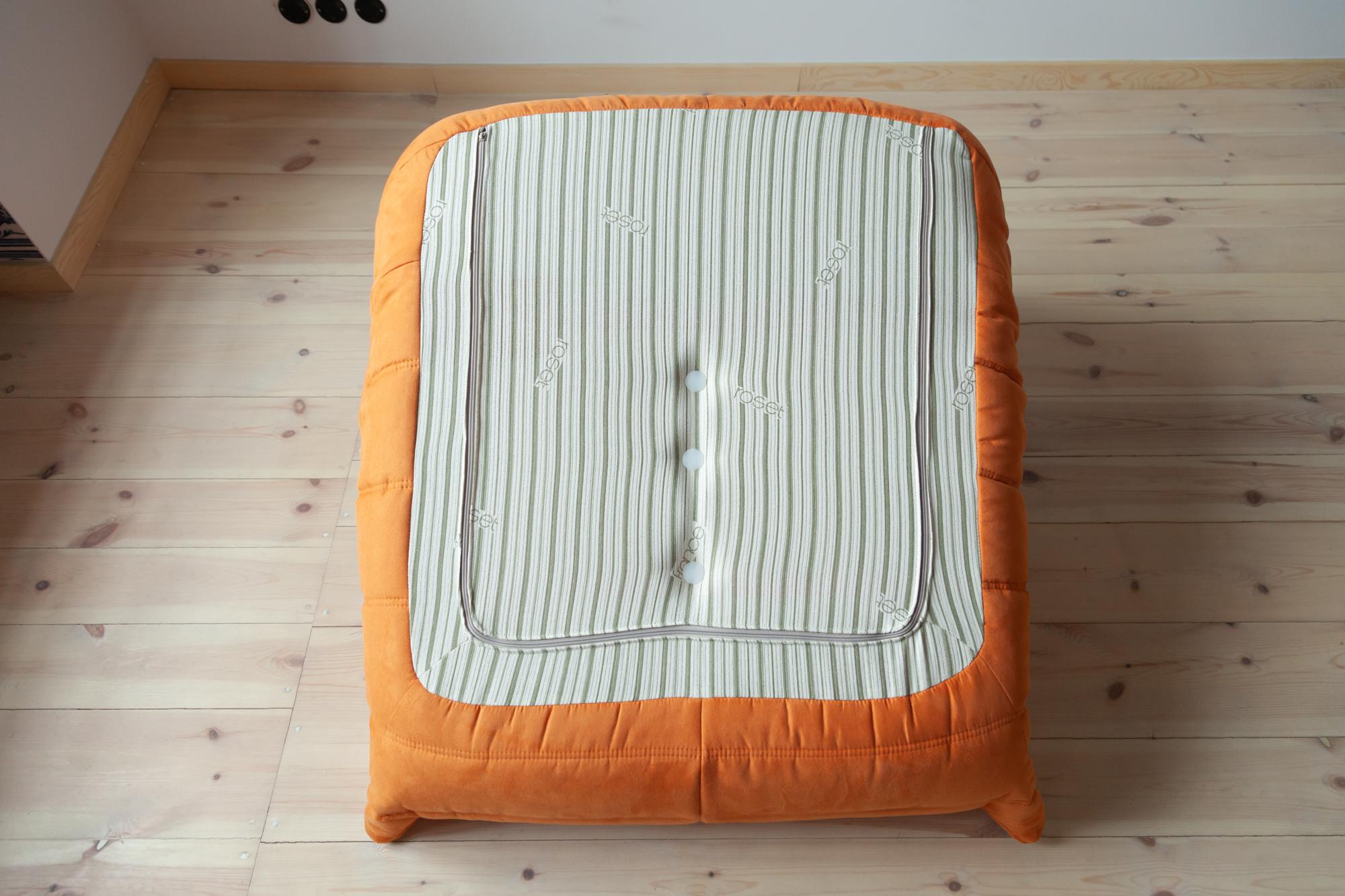 Togo Longue Chair in Orange Microfibre by Michel Ducaroy, Ligne Roset For Sale 4