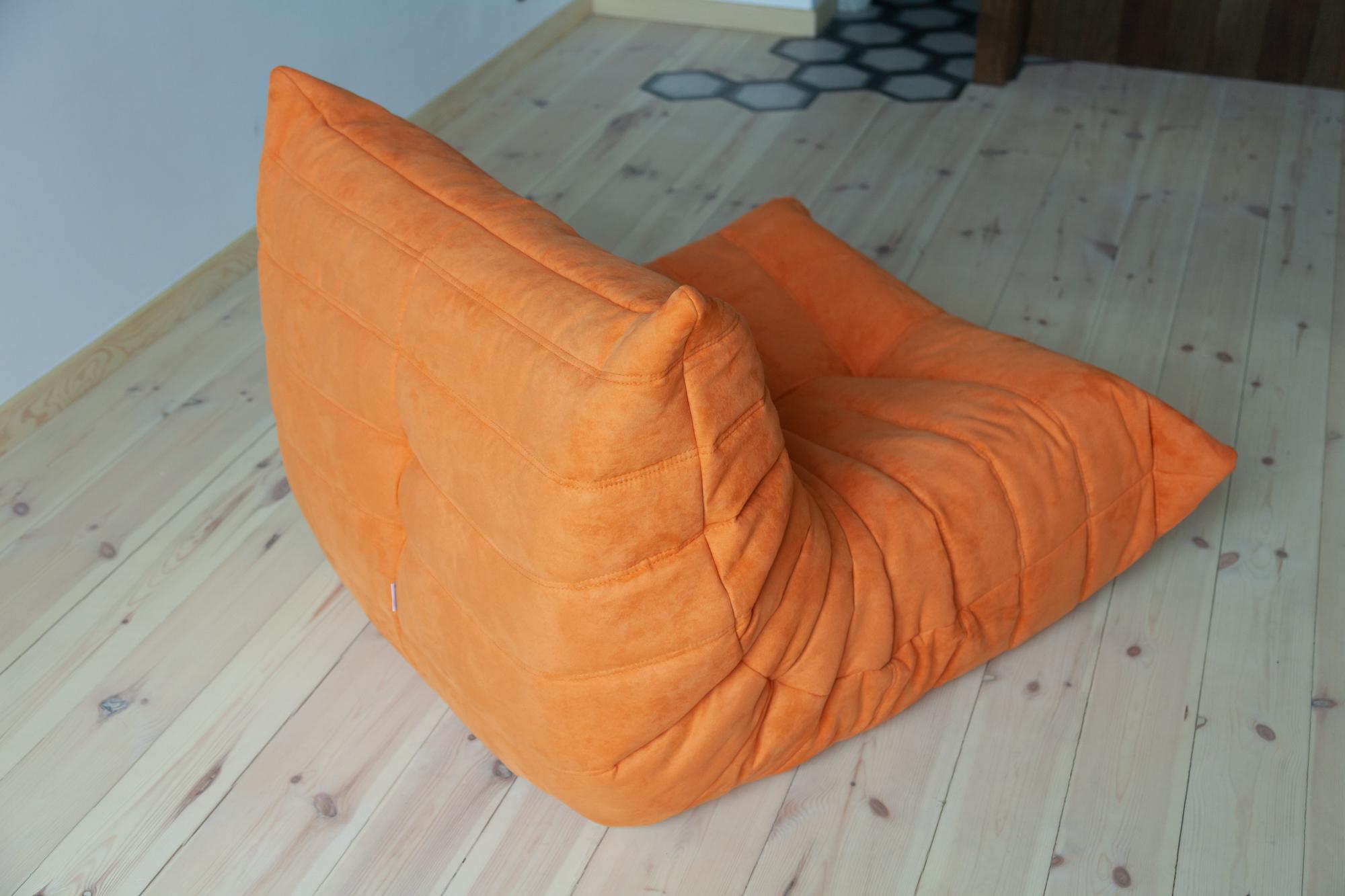 Togo Longue Chair in Orange Microfibre by Michel Ducaroy, Ligne Roset For Sale 1