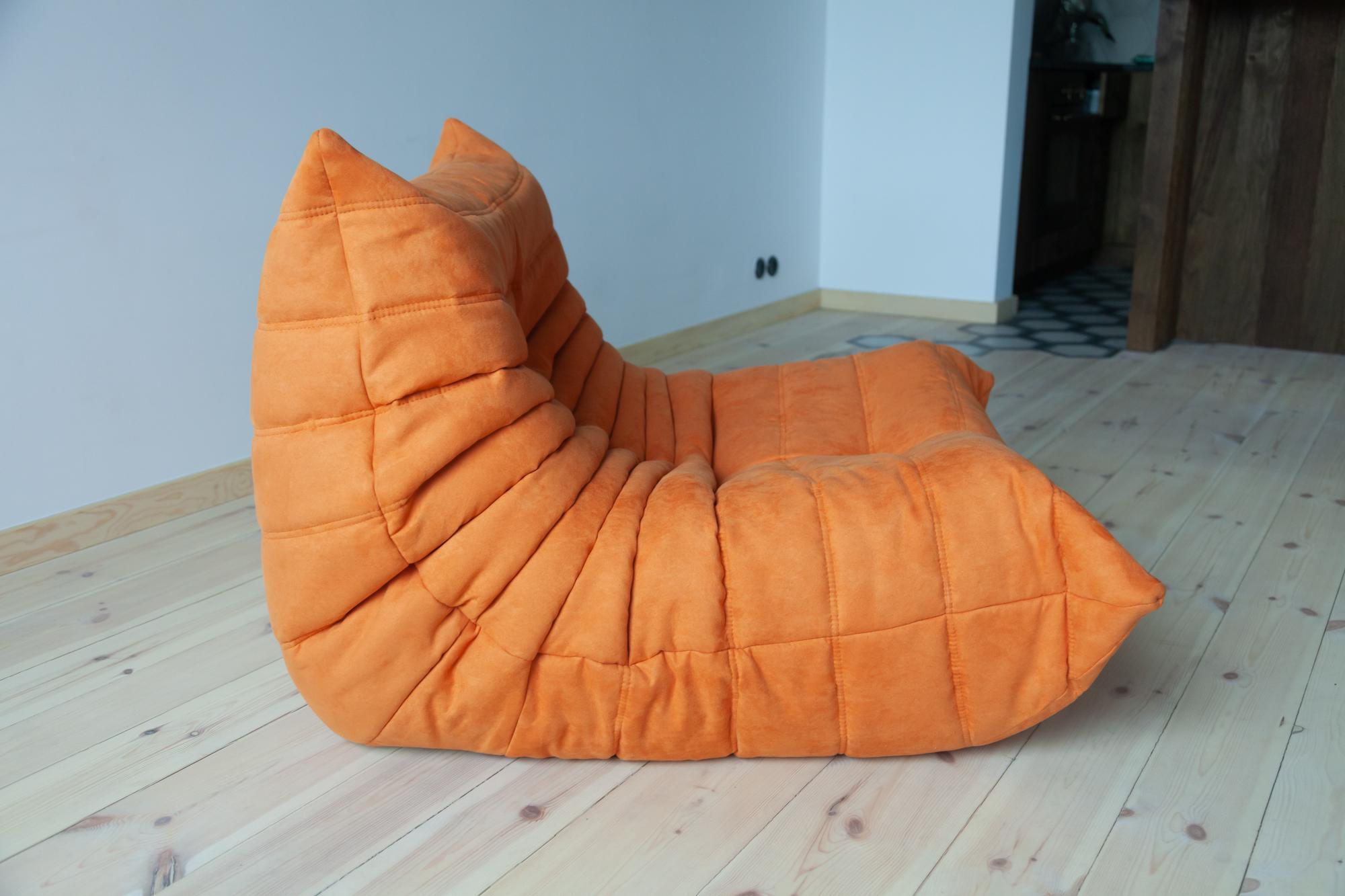 Togo Longue Chair in Orange Microfibre by Michel Ducaroy, Ligne Roset For Sale 2