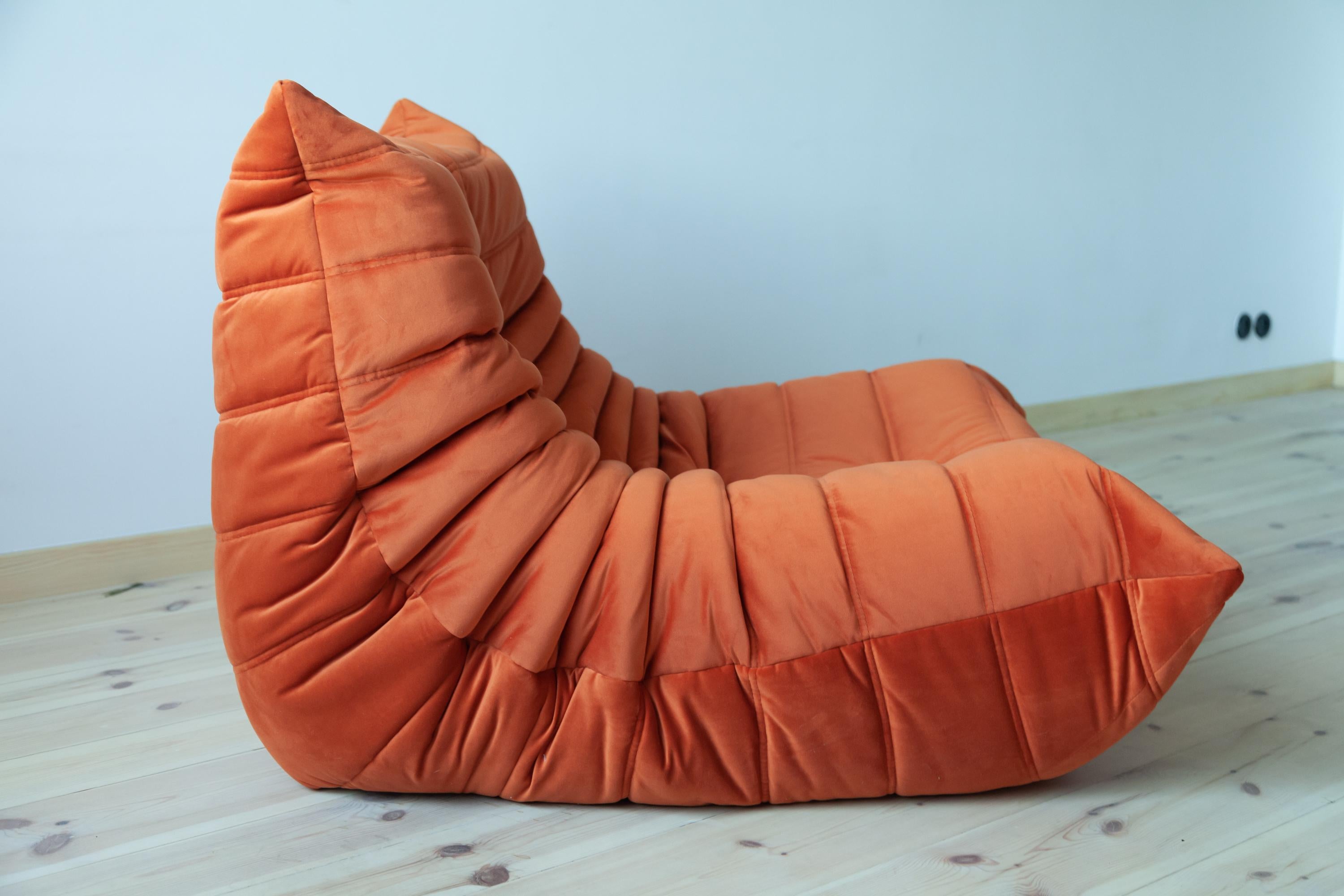 Togo Longue Chair in Orange Velvet by Michel Ducaroy, Ligne Roset For Sale 2