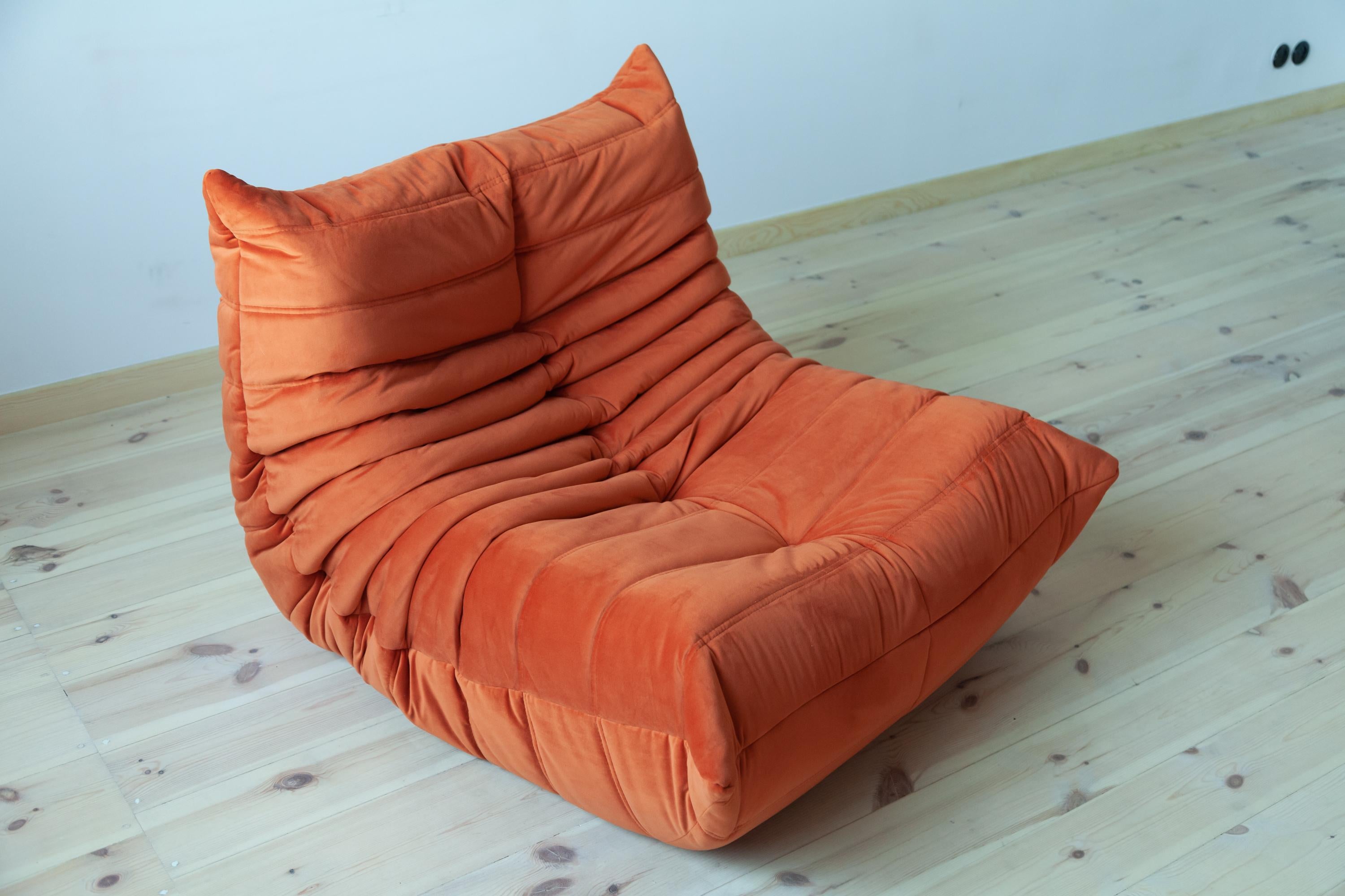 Togo Longue Chair in Orange Velvet by Michel Ducaroy, Ligne Roset For Sale 3