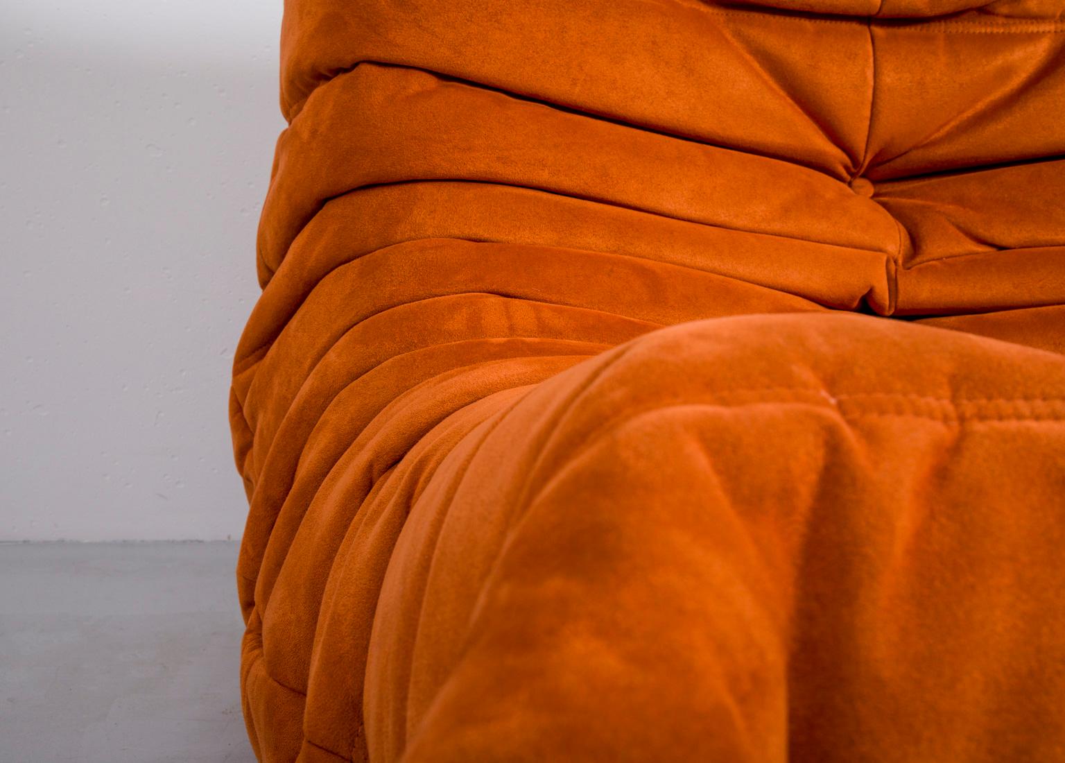 Mid-Century Modern Togo Longue Chair in Orange Velvet by Michel Ducaroy, Ligne Roset