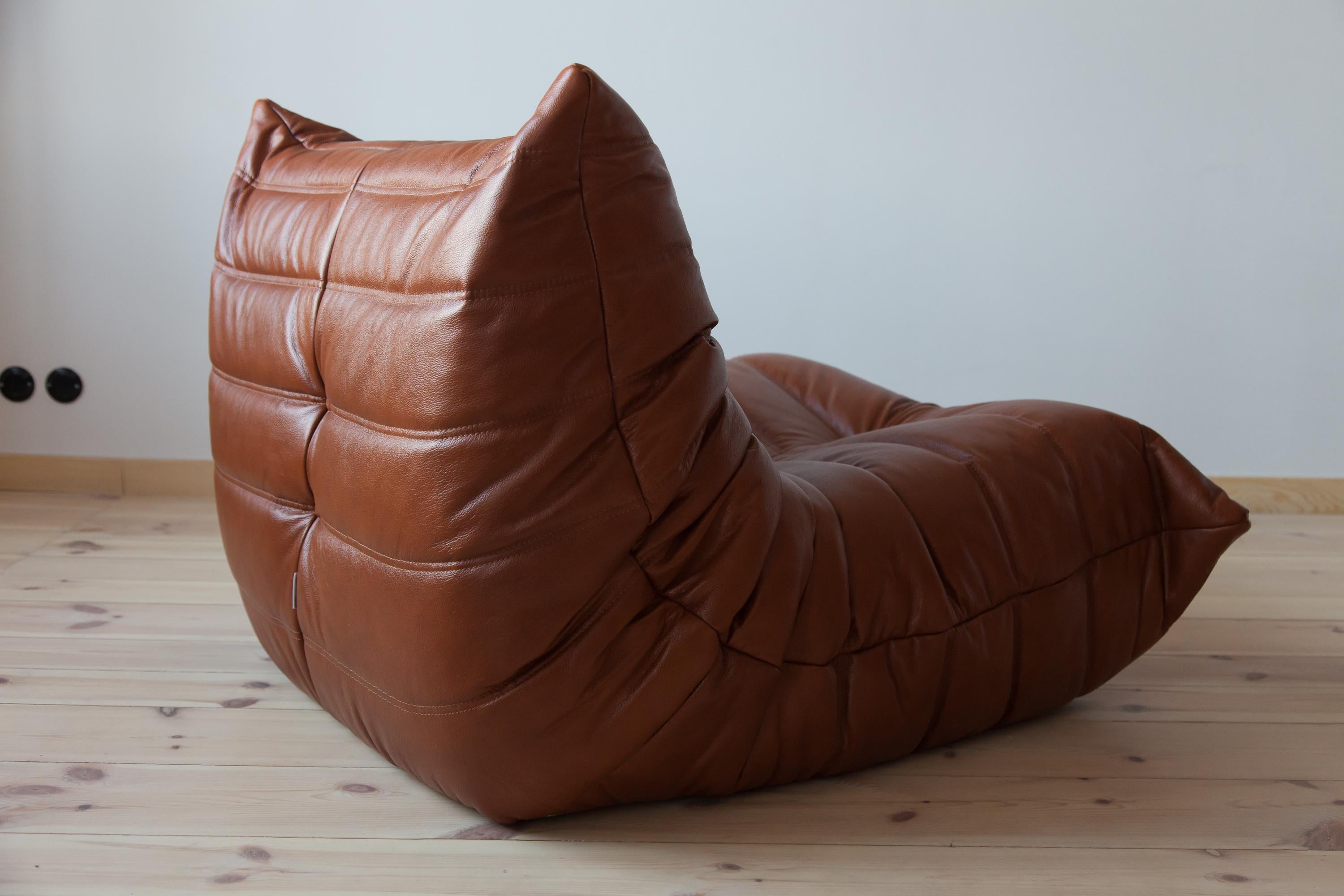 French Togo Longue Chair in Whiskey Leather by Michel Ducaroy, Ligne Roset For Sale