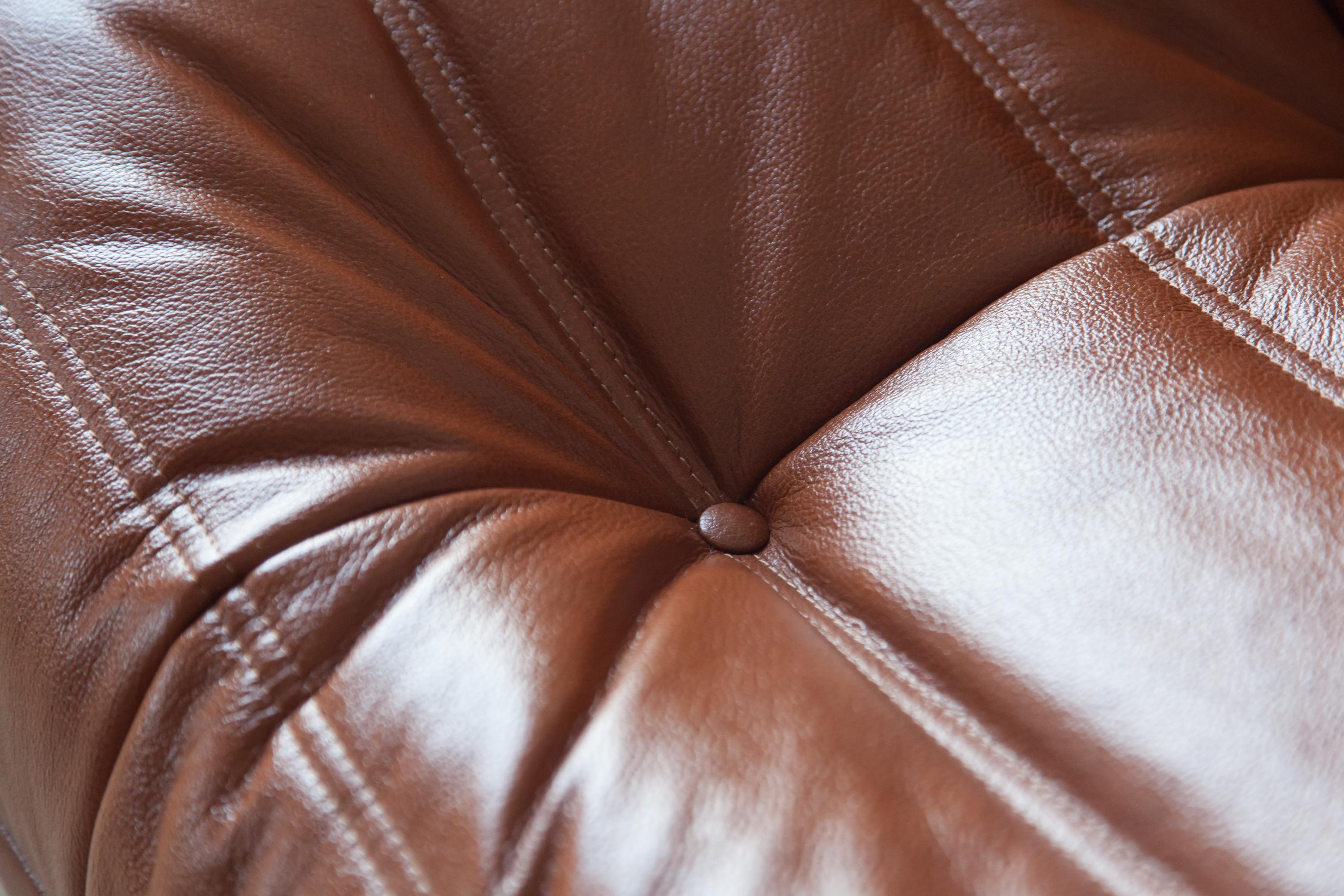 Togo Longue Chair in Whiskey Leather by Michel Ducaroy, Ligne Roset For Sale 4