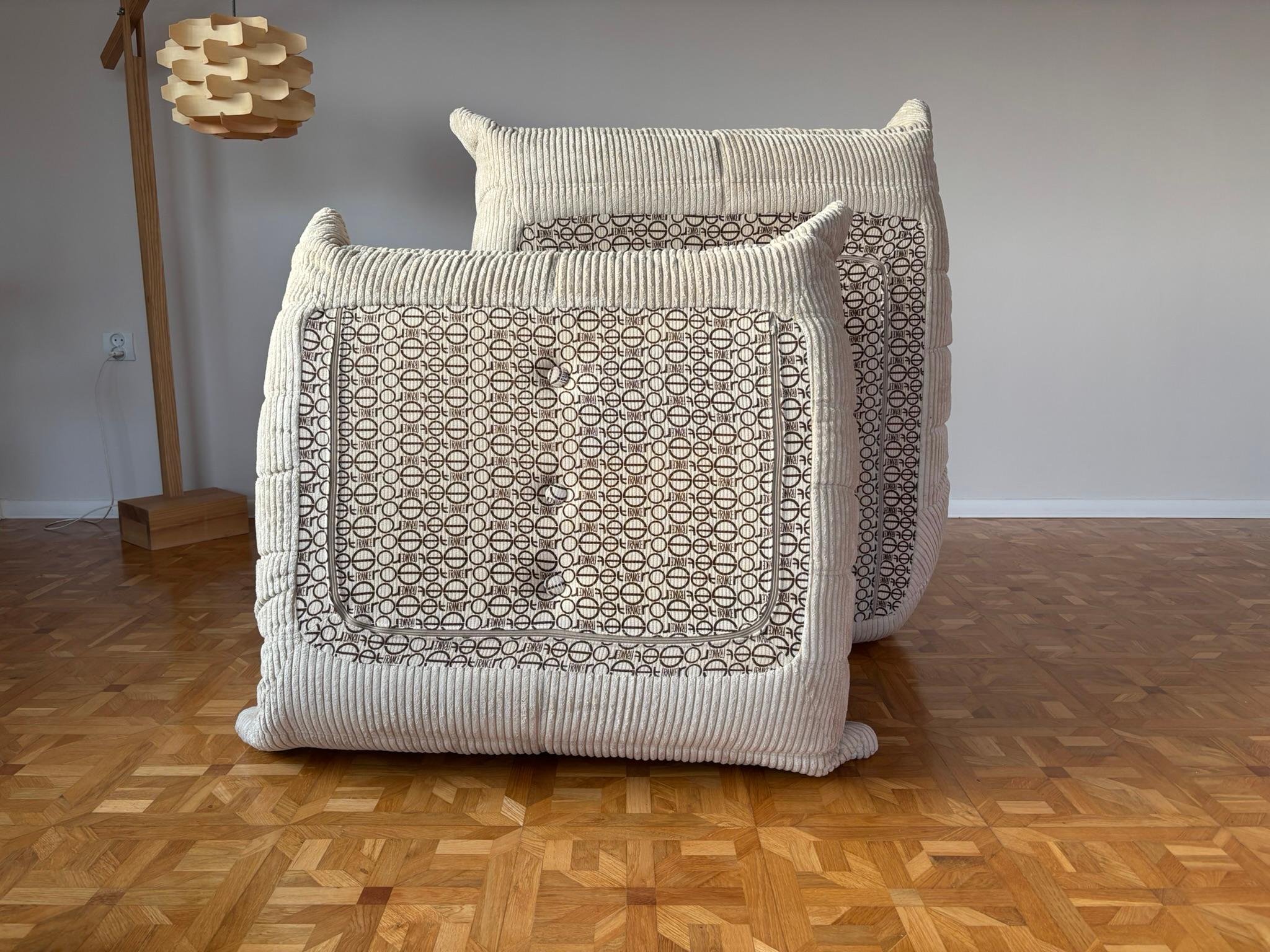 Fauteuil de salon et pouf Togo de Michel Ducaroy pour Ligne Roset 6