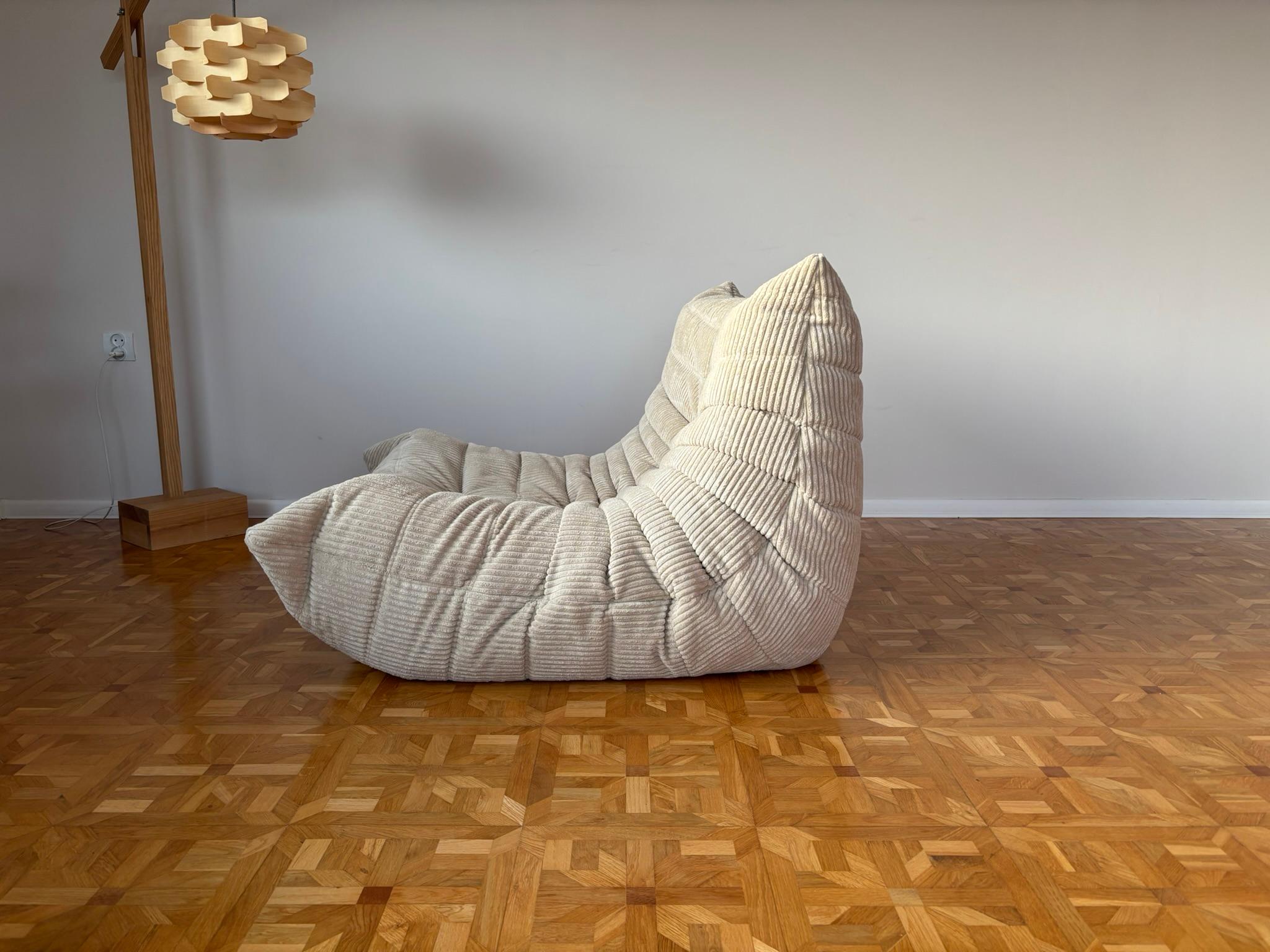 20ième siècle Fauteuil de salon et pouf Togo de Michel Ducaroy pour Ligne Roset