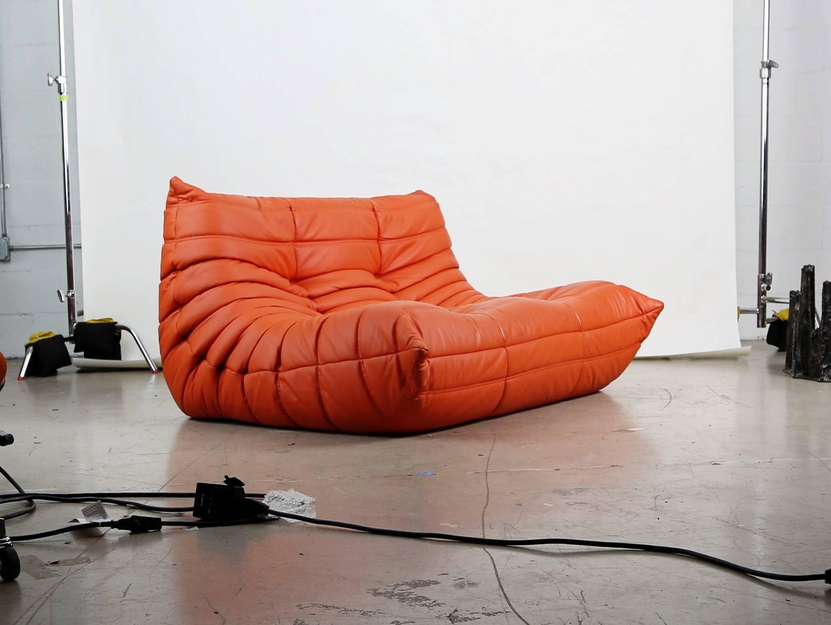 Togo Loveseat in Orange Leather by Michel Ducaroy for Ligne Roset, France In Excellent Condition In Los Angeles, CA