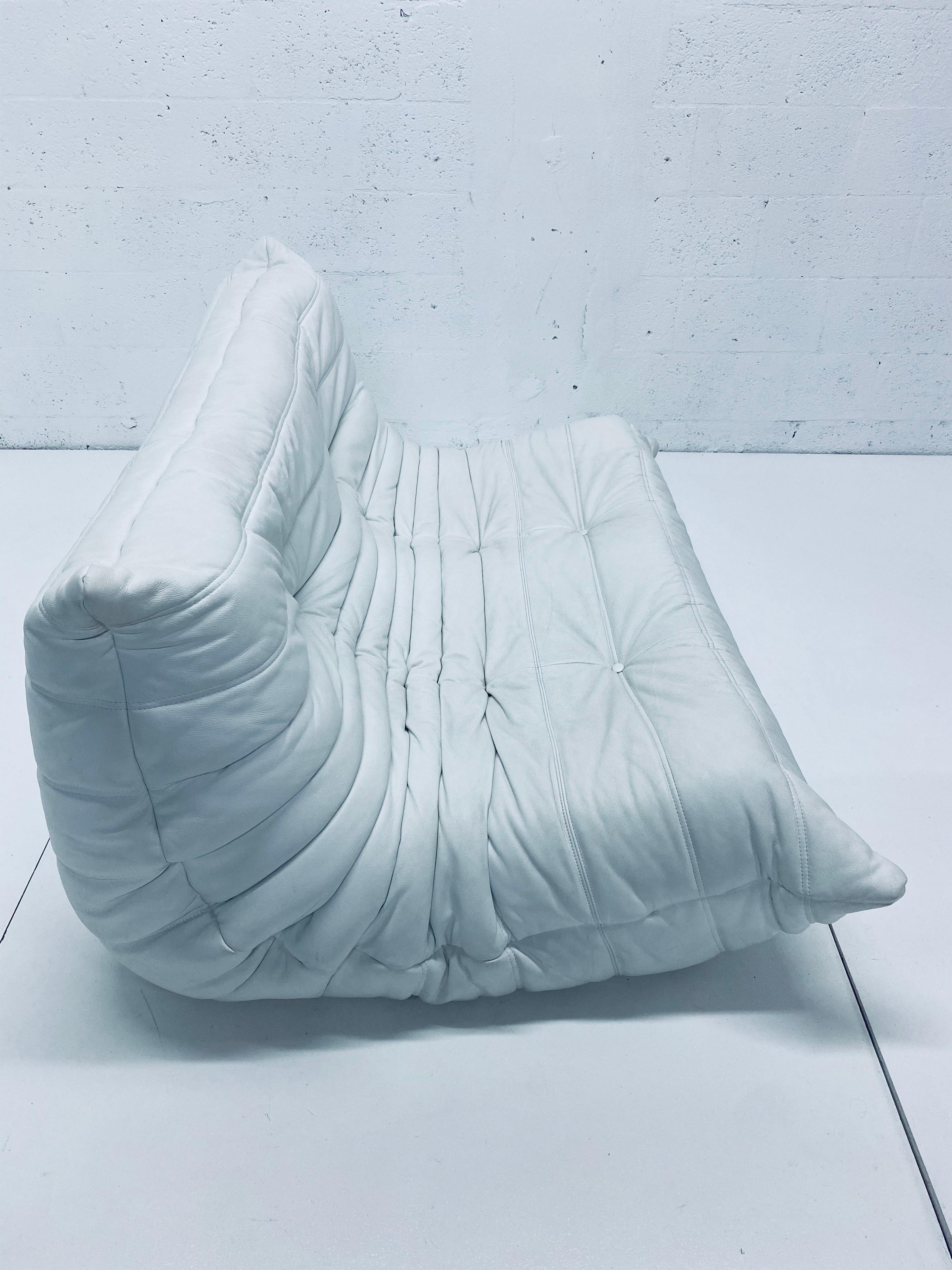 Togo Loveseat in White Leather by Michel Ducaroy for Ligne Roset 5