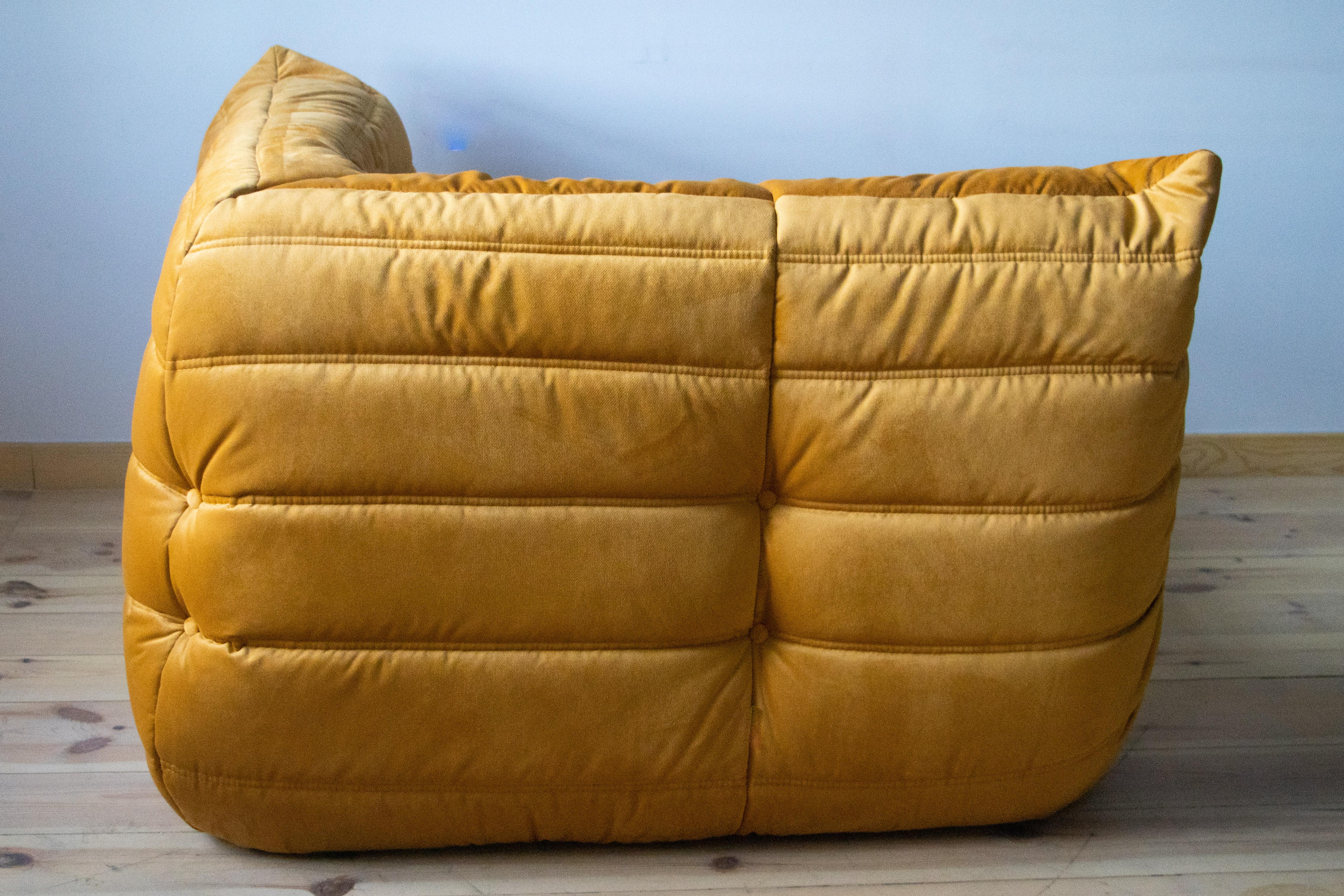 Togo Metall Gold Samt Sofa-Set von Michel Ducaroy für Ligne Roset im Angebot 7