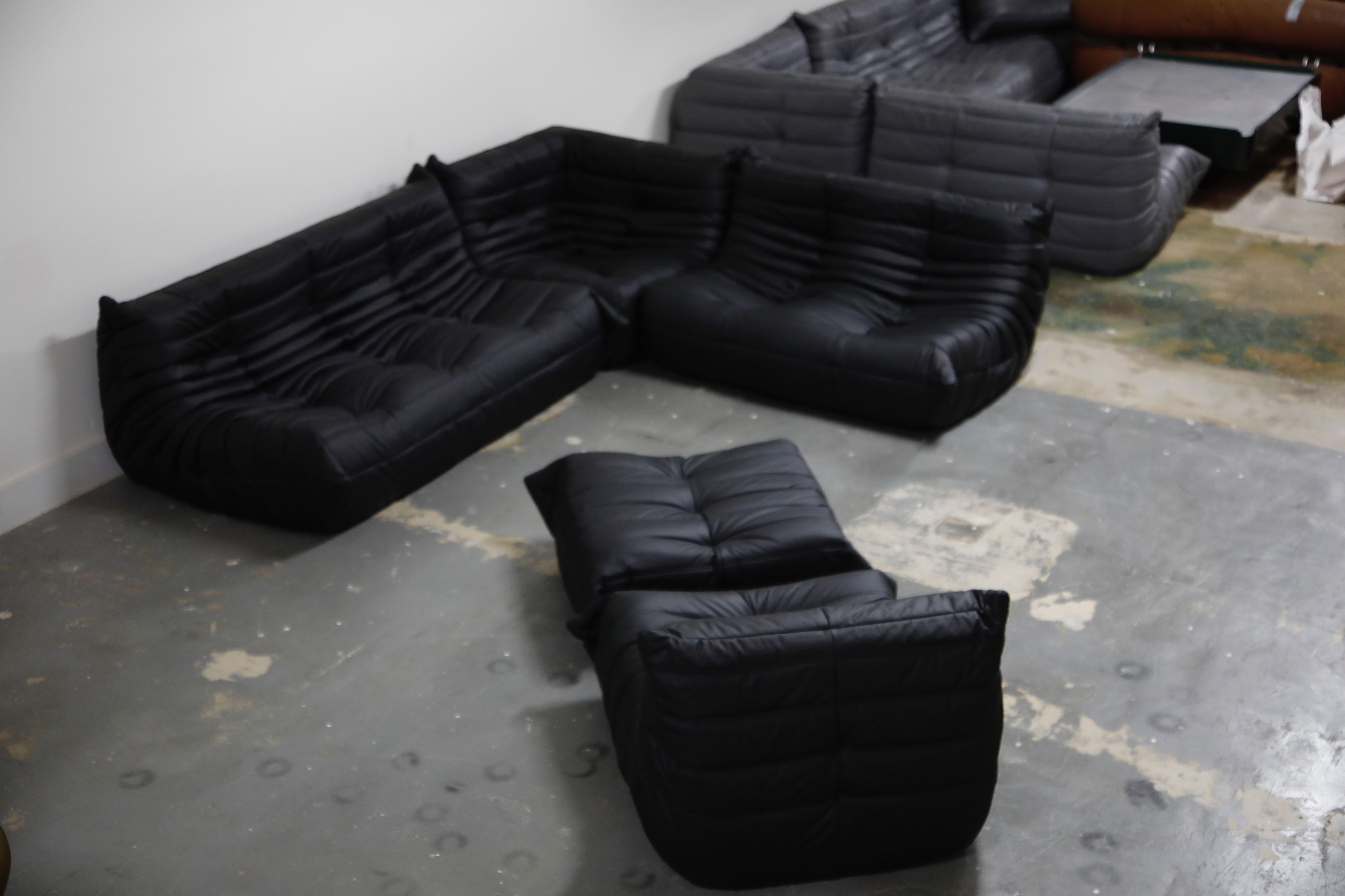 Togo Sectional Five-Piece Set by Michel Ducaroy for Ligne Roset in Black Leather In Excellent Condition In Los Angeles, CA