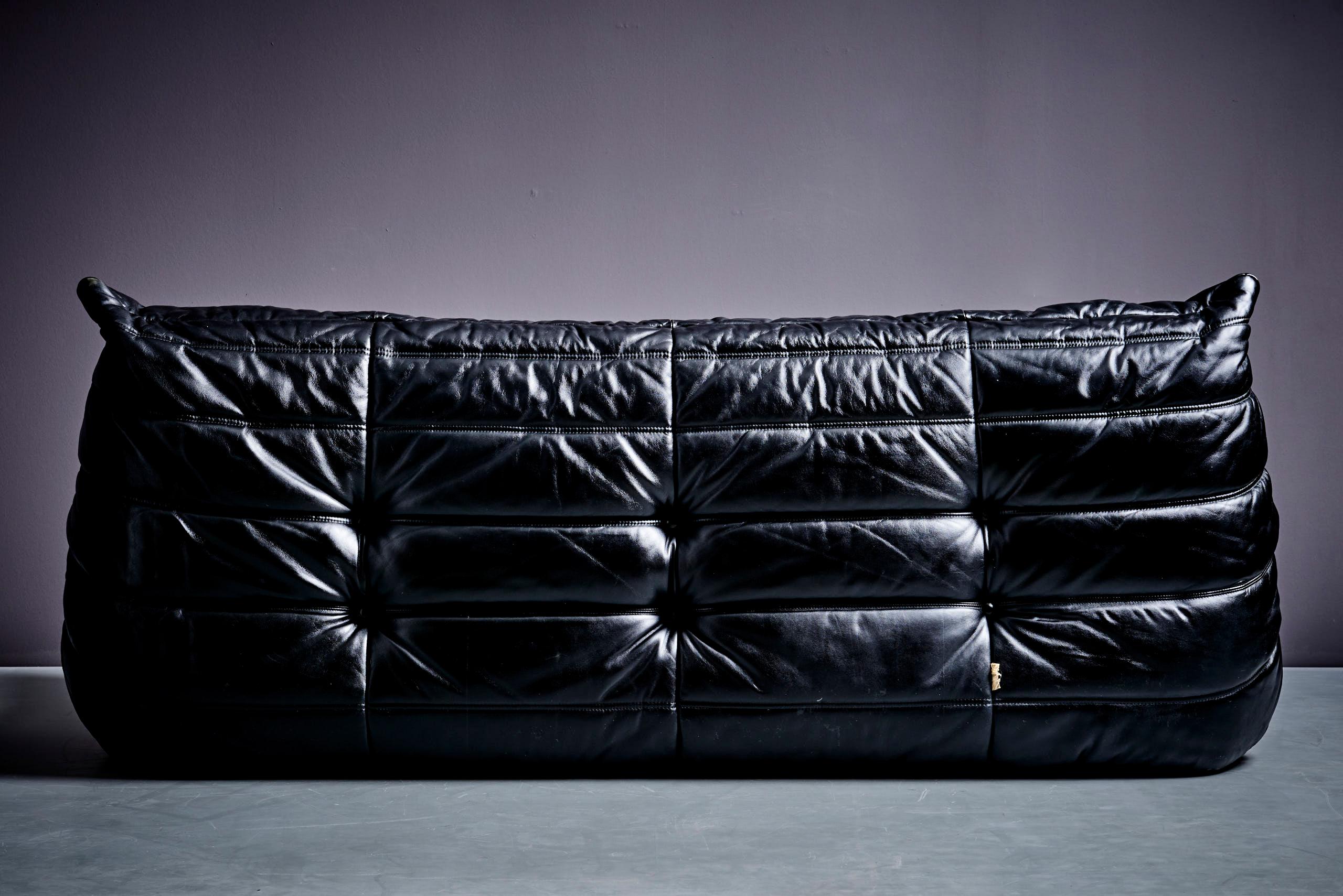 Togo Set of 2-Seater and 3-Seater in black leather designed by Michel Ducaroy 7