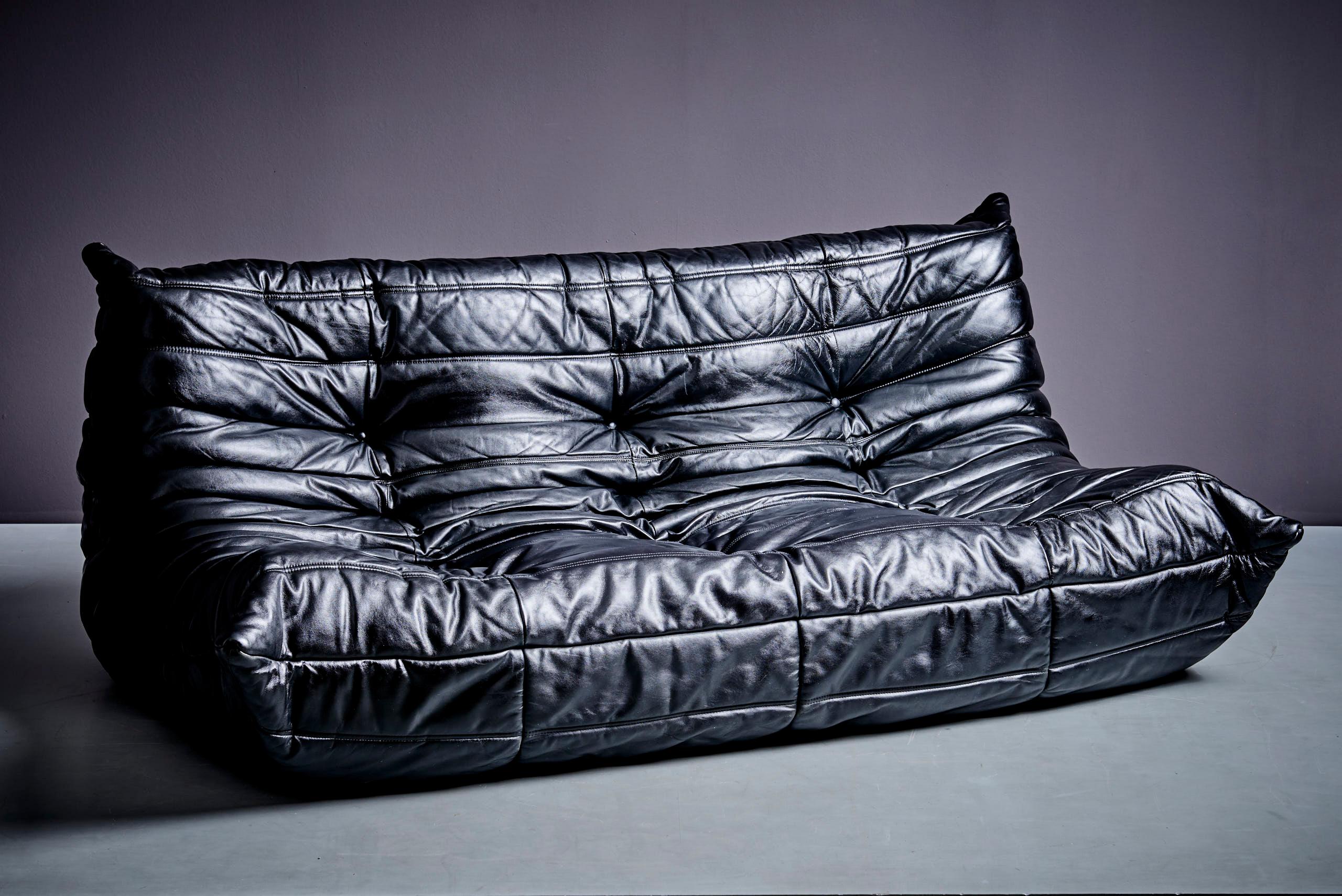 Mid-Century Modern Togo Set of 2-Seater and 3-Seater in black leather designed by Michel Ducaroy