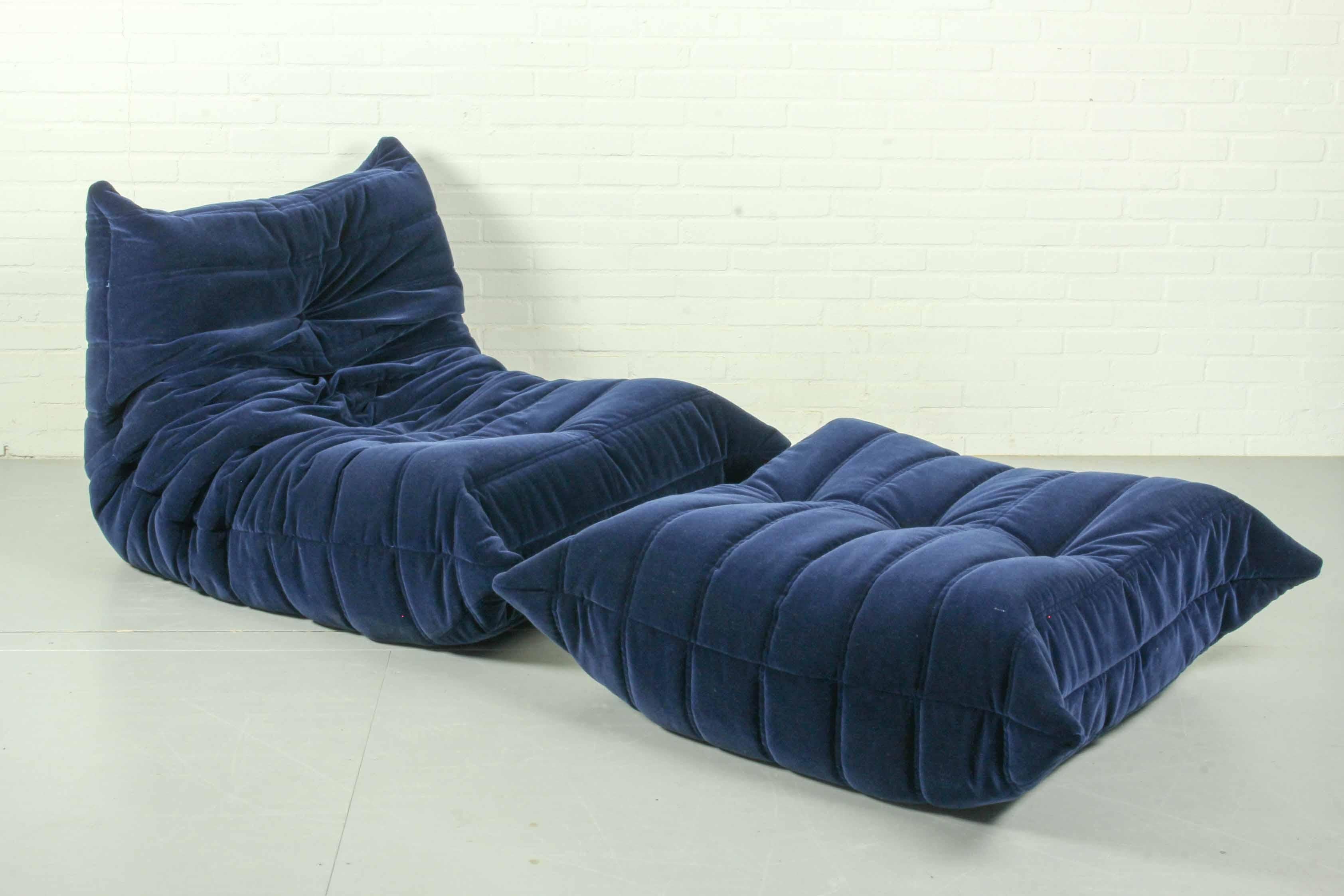 Mid-Century Modern Togo Set of Armchair & Ottoman in Beatiful Blue Mohair, Ligne Roset, 1970s