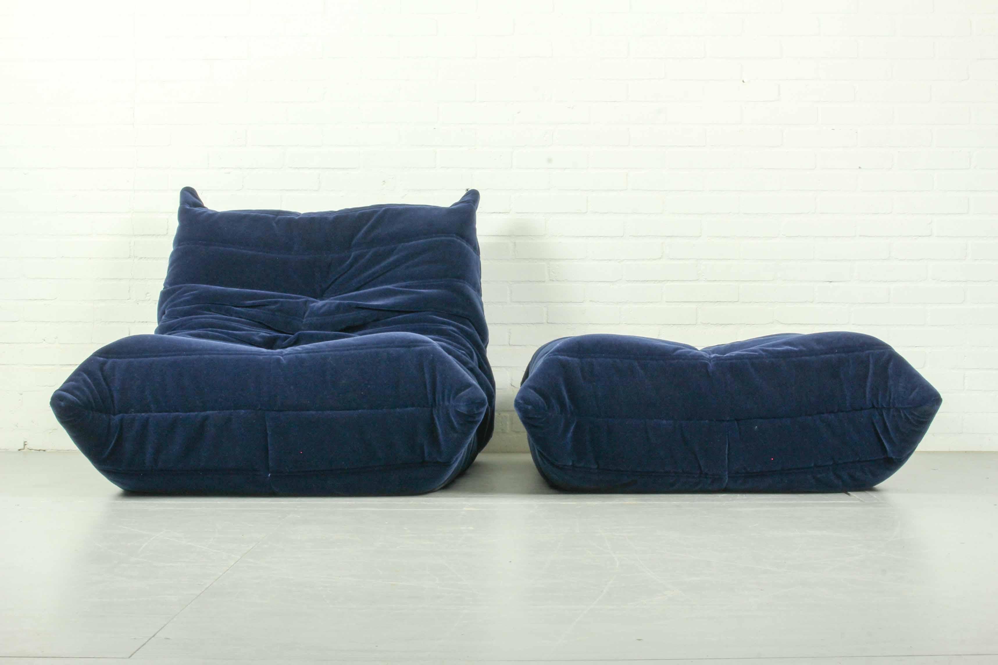 French Togo Set of Armchair & Ottoman in Beatiful Blue Mohair, Ligne Roset, 1970s