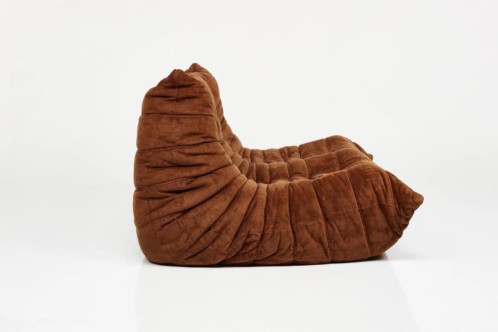 Vintage 1970s Ligne Roset Togo Settee, Designed by Michel Ducaroy In Good Condition For Sale In Napa, CA