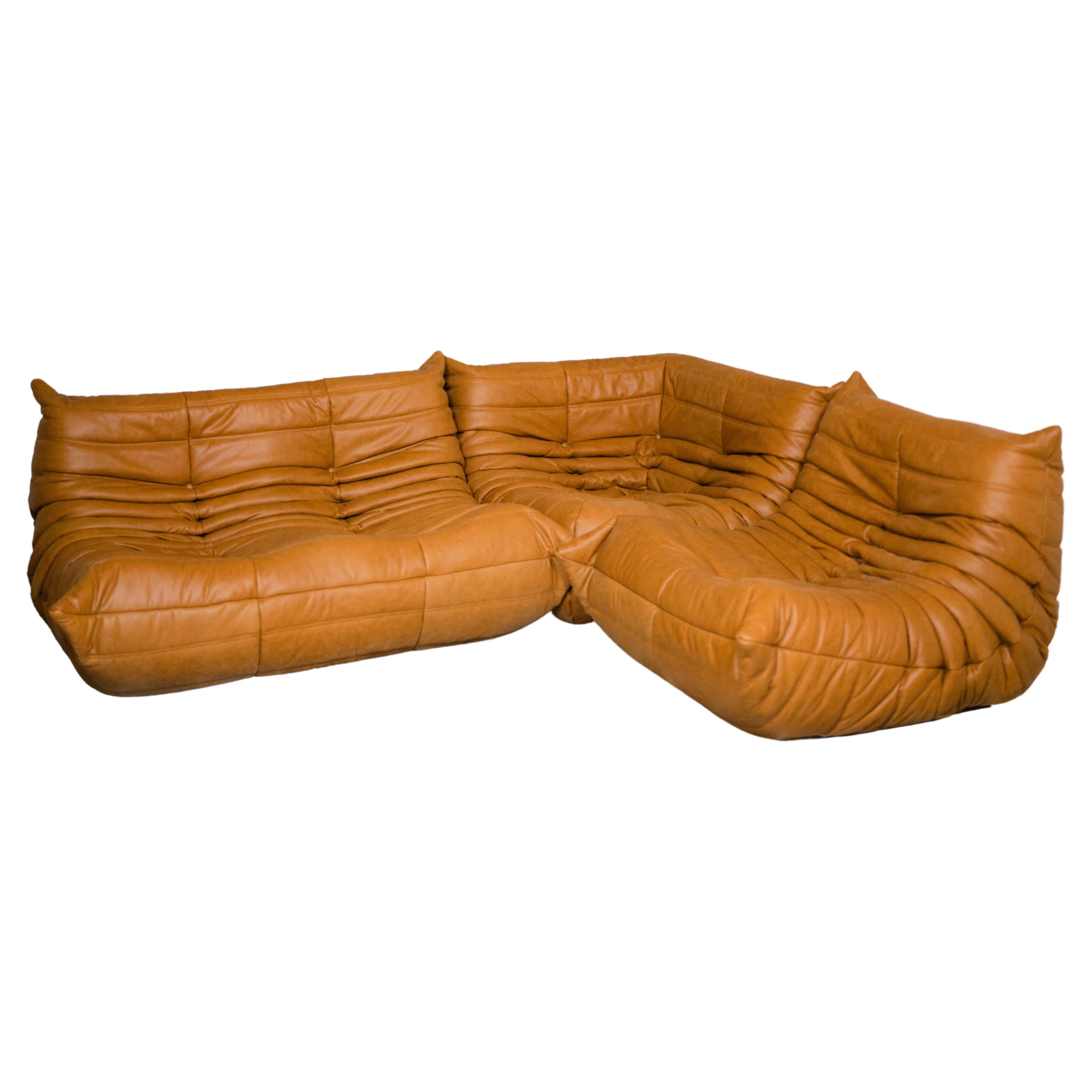 2 Seater Togo by Michel Ducaroy for Ligne Roset in Original Red Fabric