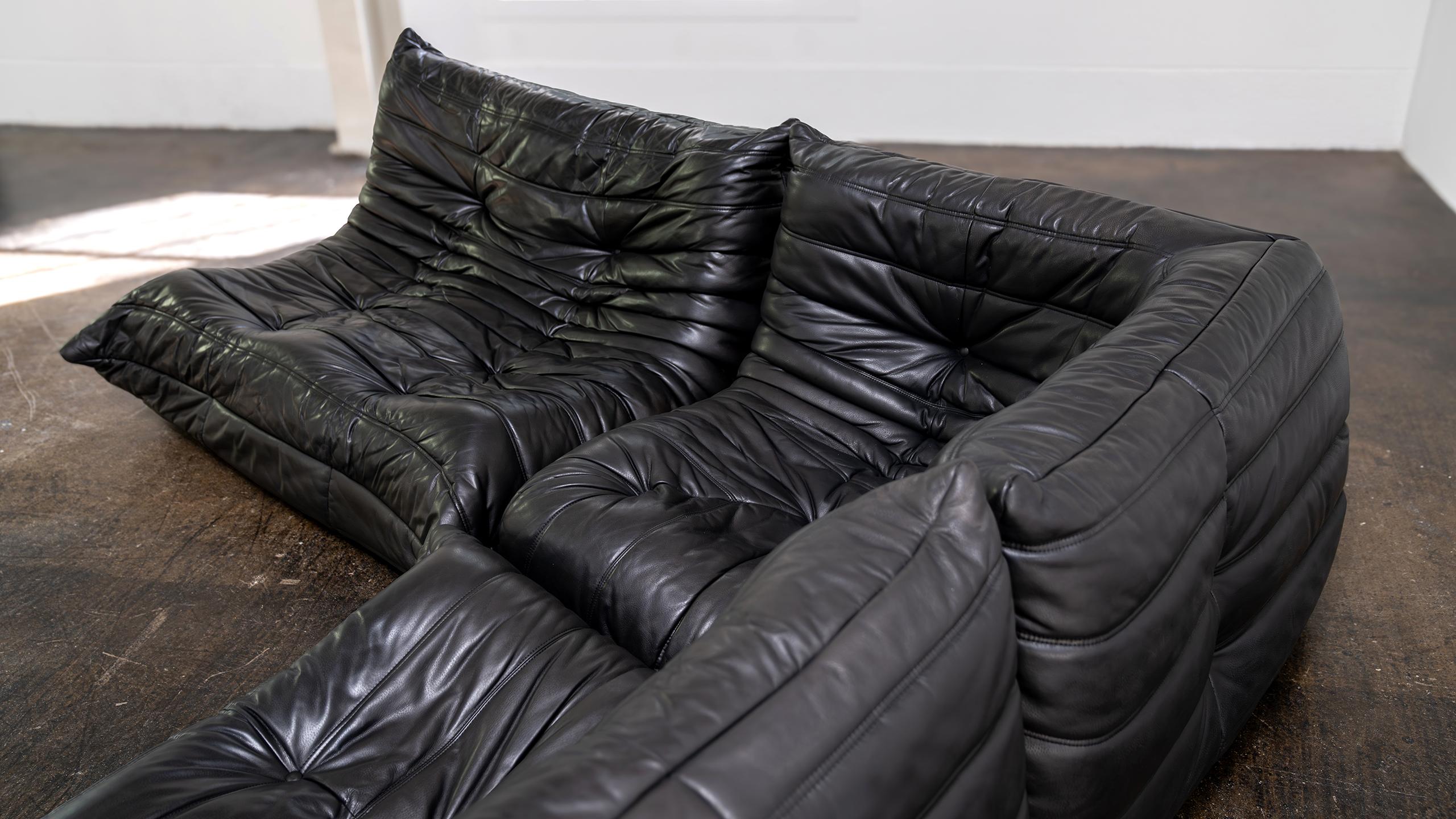 Togo Sofa, 1974 by Michel Ducaroy + Ligne Roset, Giant Landscape, Black Leather In Good Condition In Munster, NRW