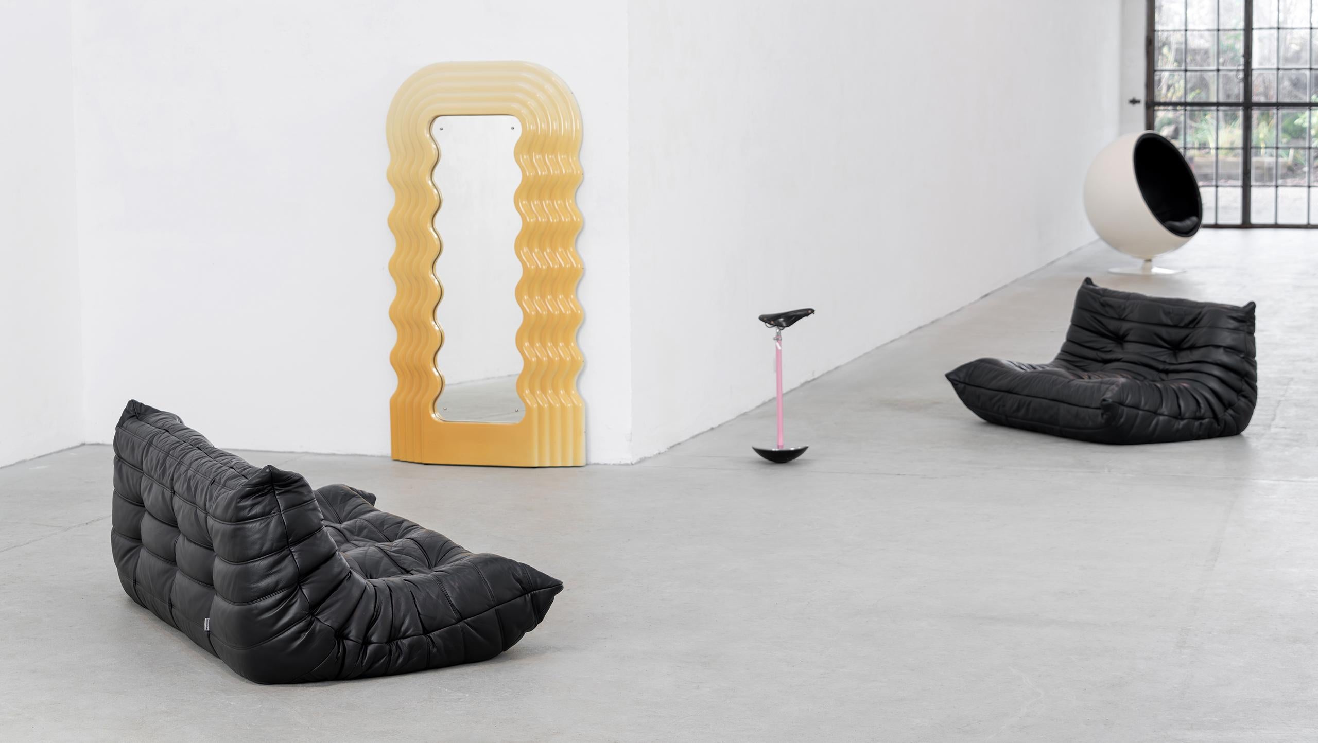 Togo  Canapé 2 places - Michel Ducaroy Ligne Roset cuir noir fabriqué en France en vente 10