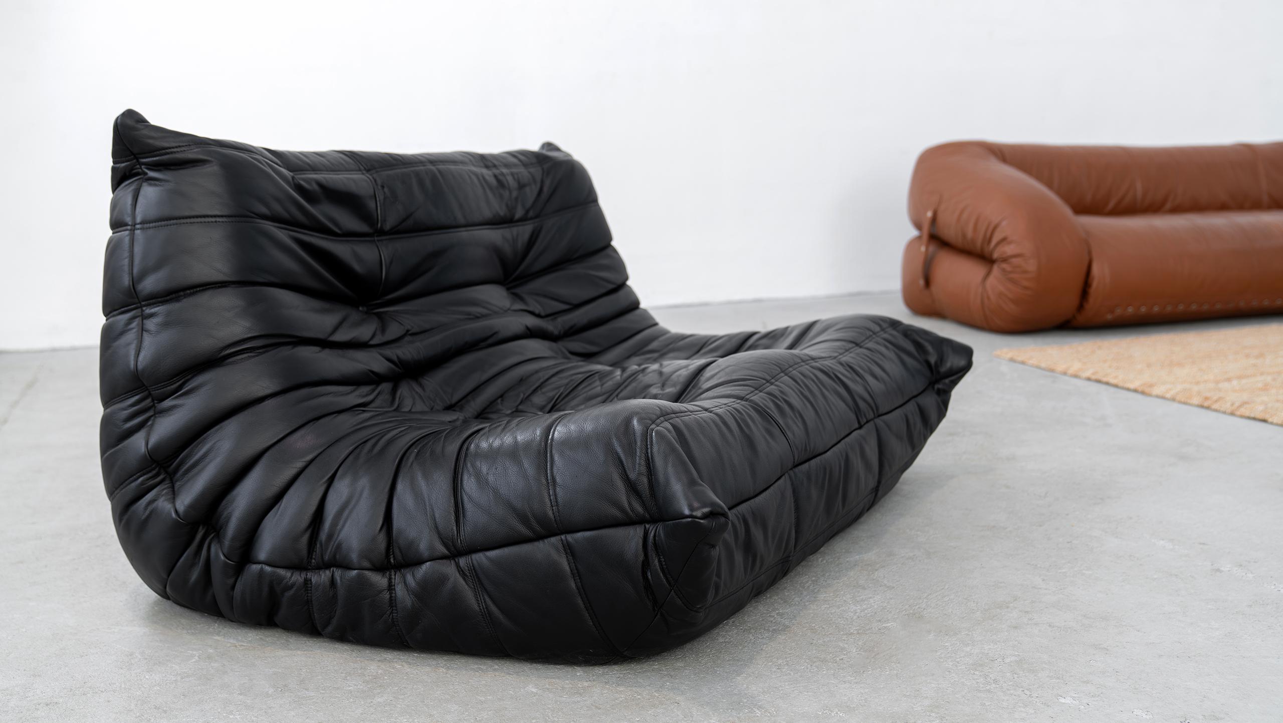 Fin du 20e siècle Togo  Canapé 2 places - Michel Ducaroy Ligne Roset cuir noir fabriqué en France en vente