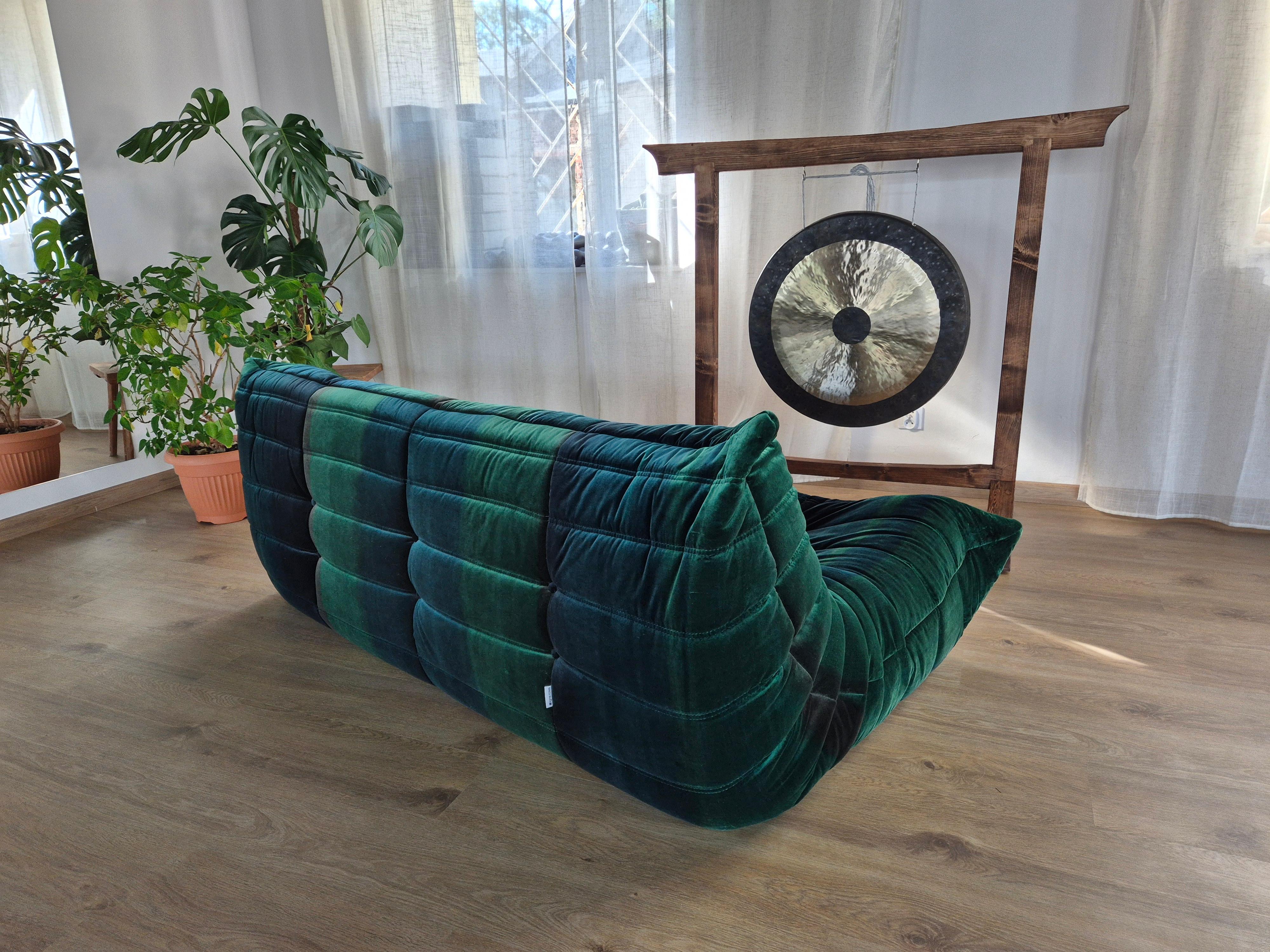 Francese Divano Togo a 3 posti in velluto di Michel Ducaroy per Ligne Roset in vendita