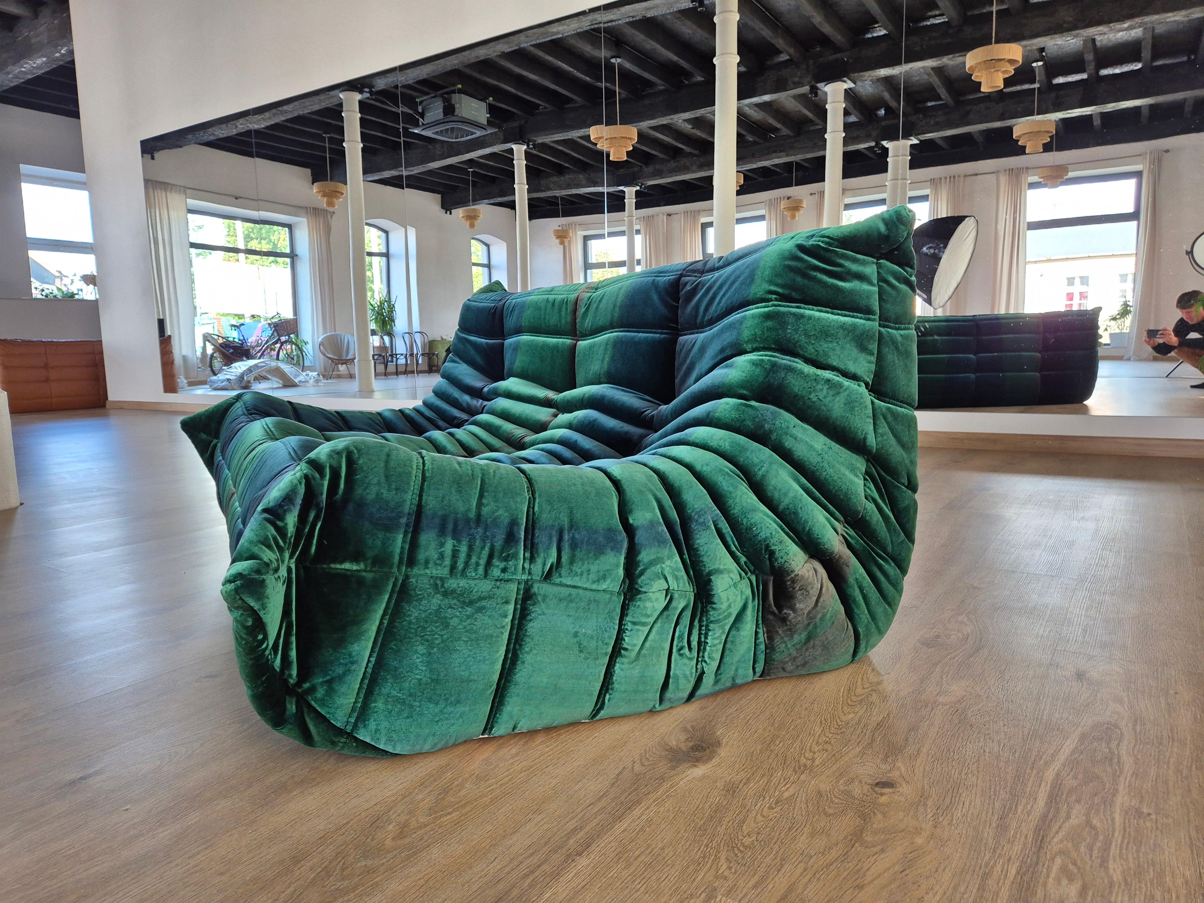 Tessile Divano Togo a 3 posti in velluto di Michel Ducaroy per Ligne Roset in vendita