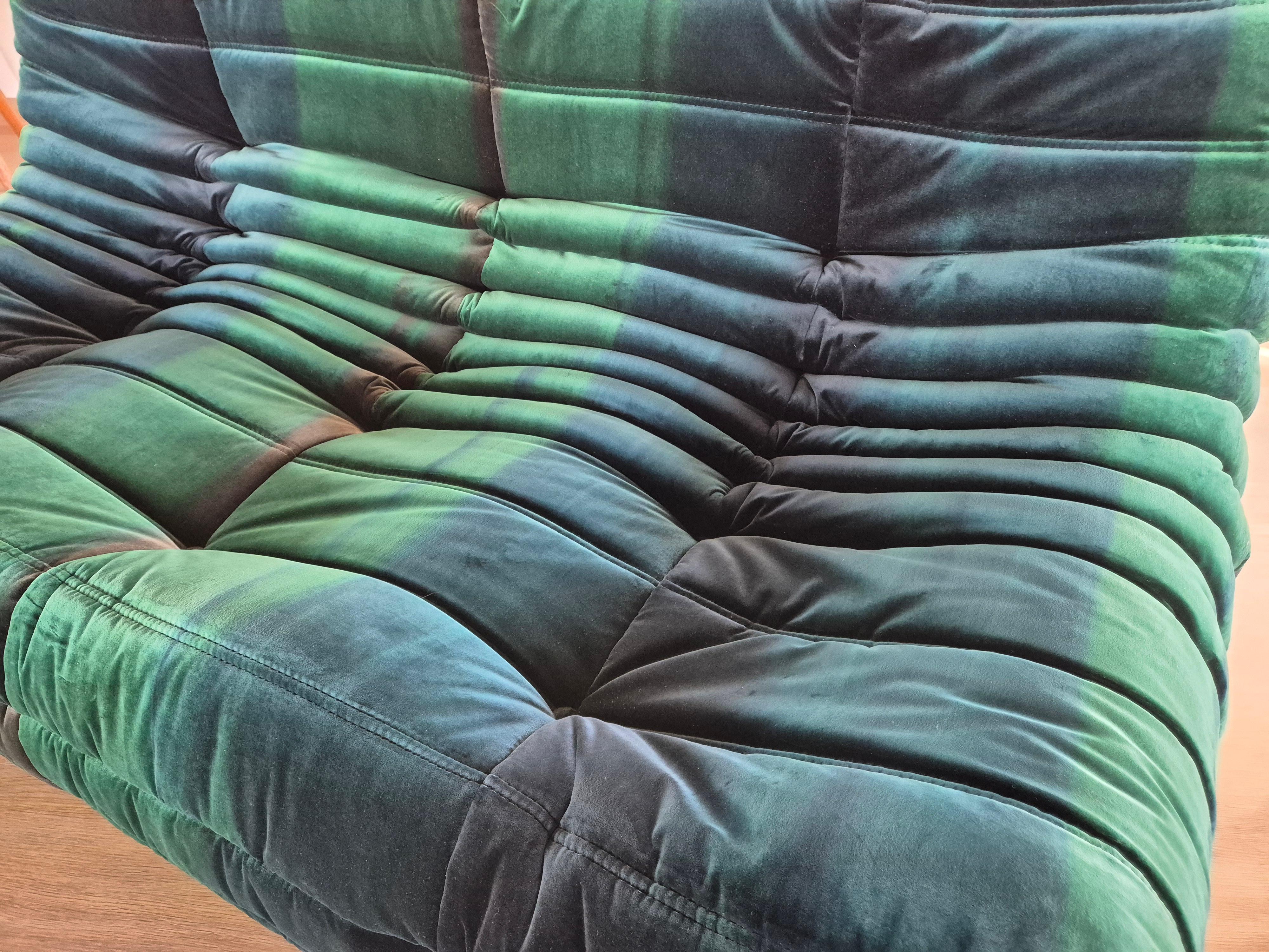 Divano Togo a 3 posti in velluto di Michel Ducaroy per Ligne Roset in vendita 1