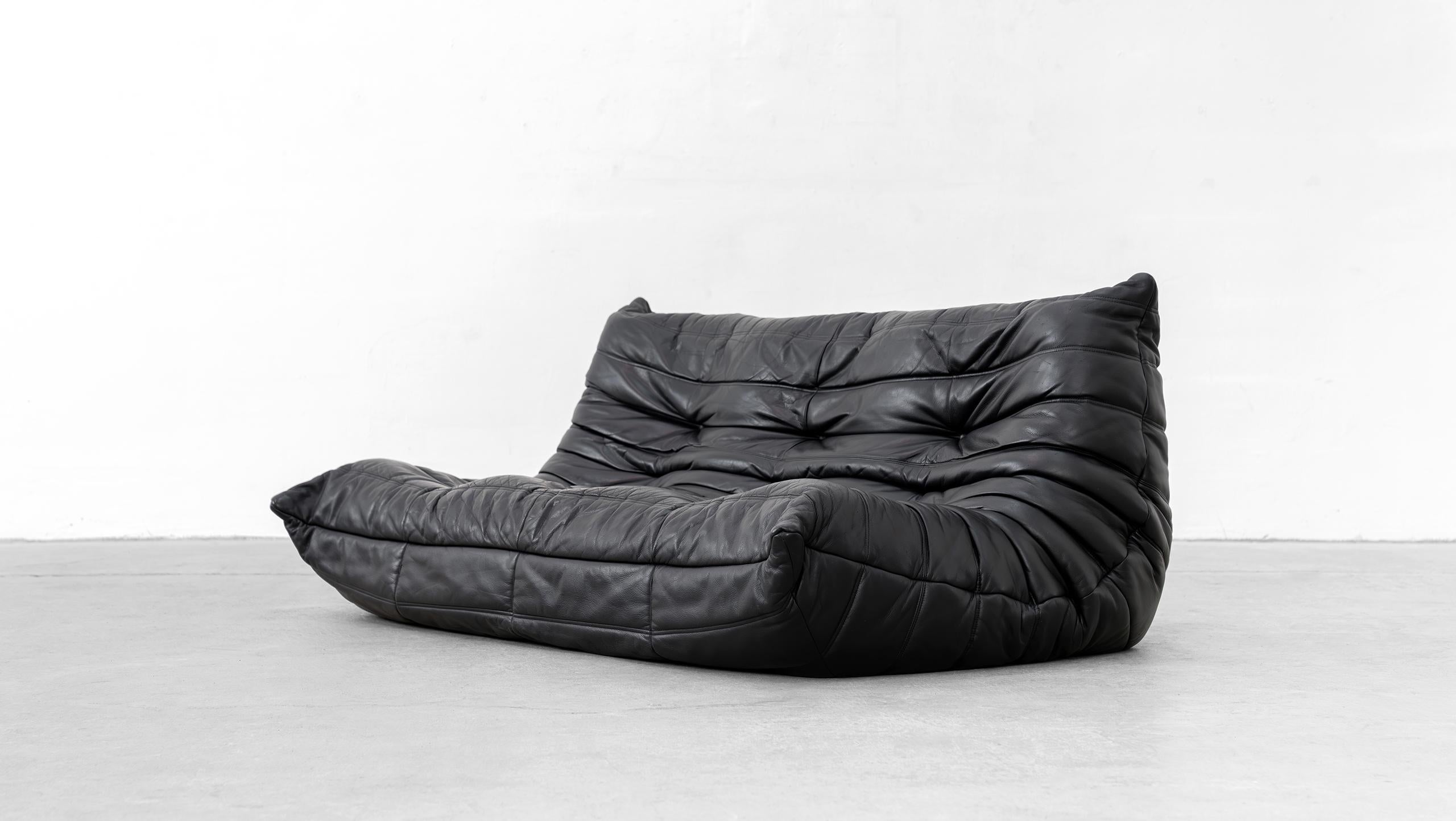 Togo  Sofa mit 3 Sitzern – Michel Ducaroy Ligne Roset, schwarzes Leder, hergestellt in Frankreich im Angebot 3