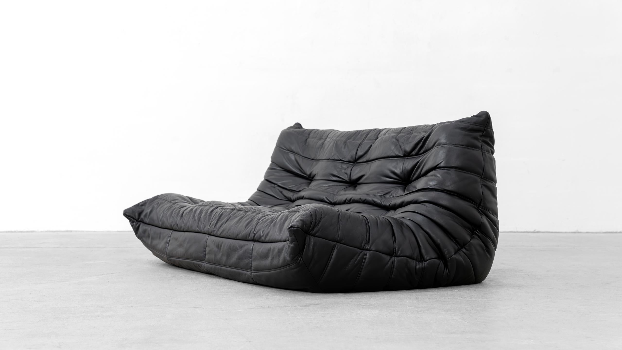 Togo  Sofa mit 3 Sitzern – Michel Ducaroy Ligne Roset, schwarzes Leder, hergestellt in Frankreich im Angebot 4