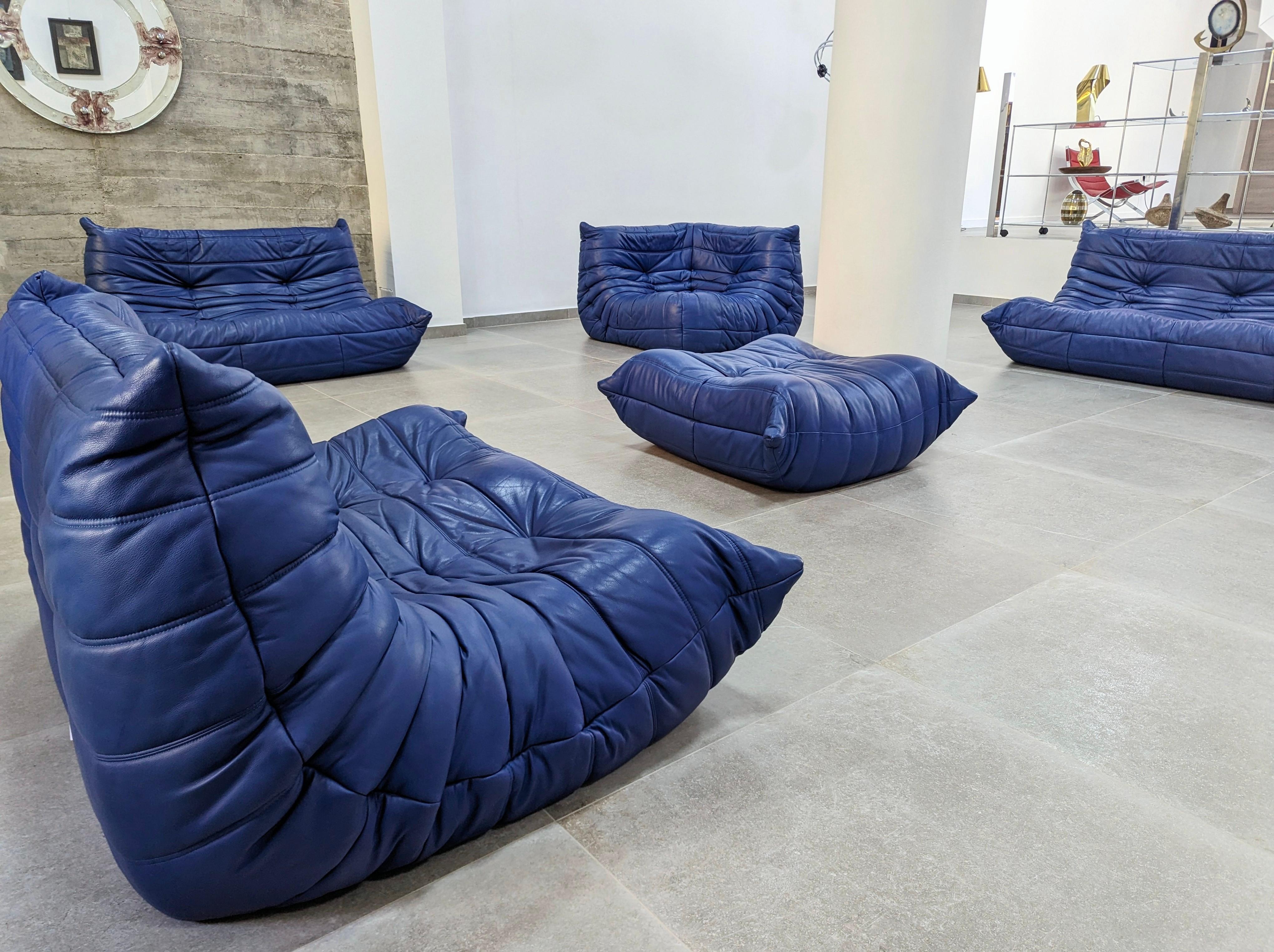 Divano Togo di Michel Ducaroy per Ligne Roset in pelle blu, Francia, Set di 5 in vendita 2