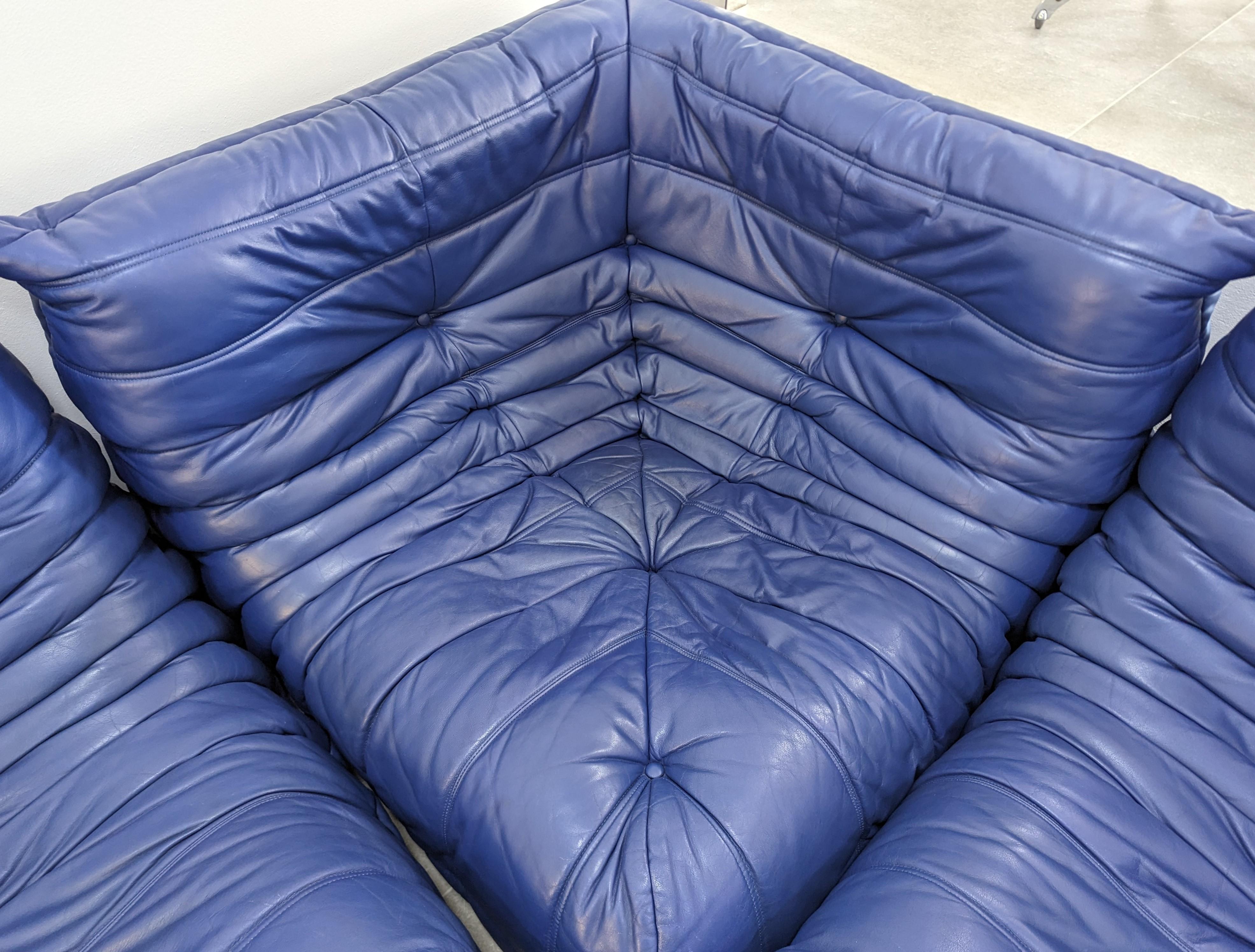 Divano Togo di Michel Ducaroy per Ligne Roset in pelle blu, Francia, Set di 5 in vendita 4