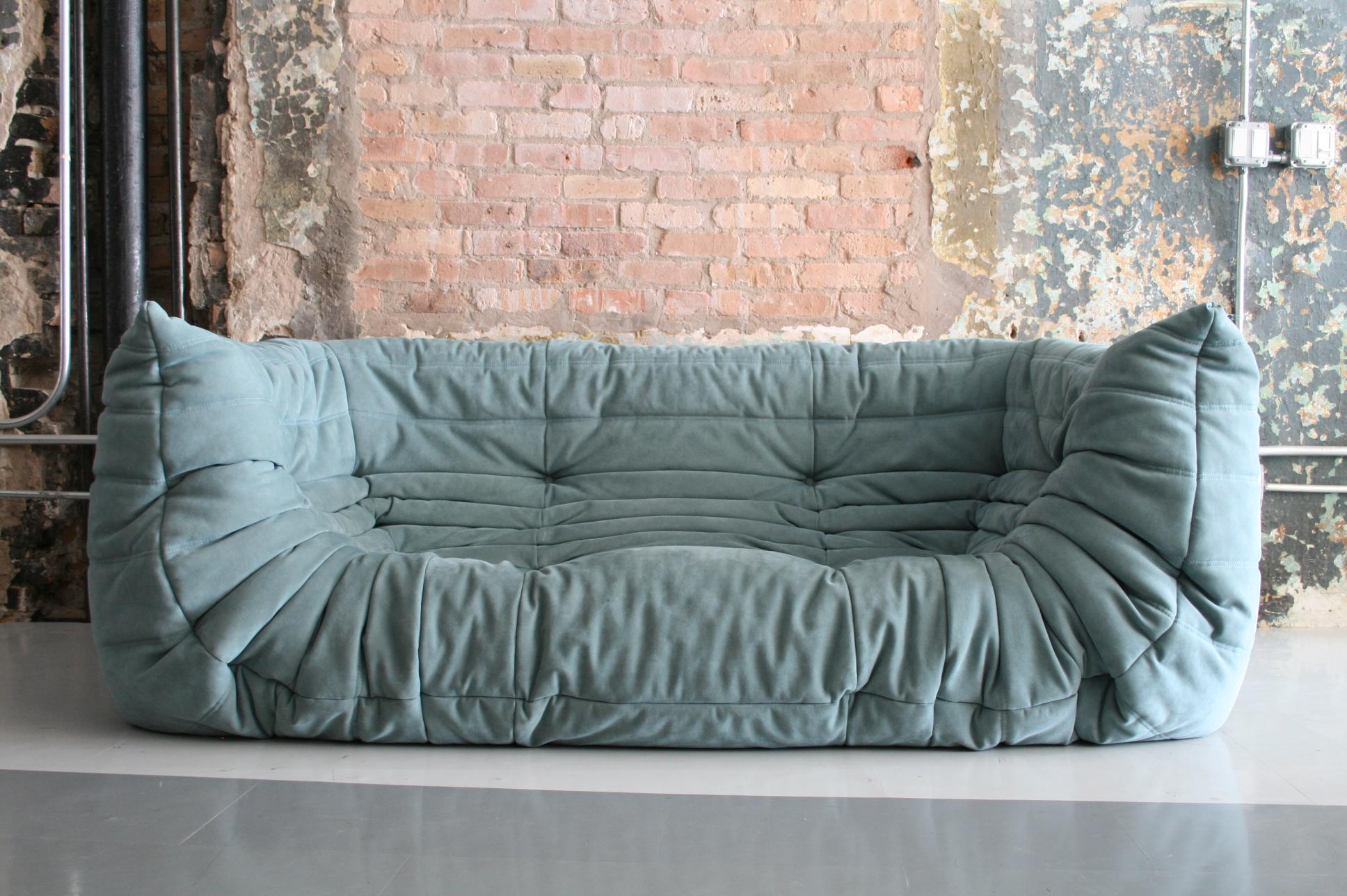 An amazing design!
This beautiful piece was custom ordered from Ligne Roset. It is a newer production from 2014. It is in beautiful barely used condition.