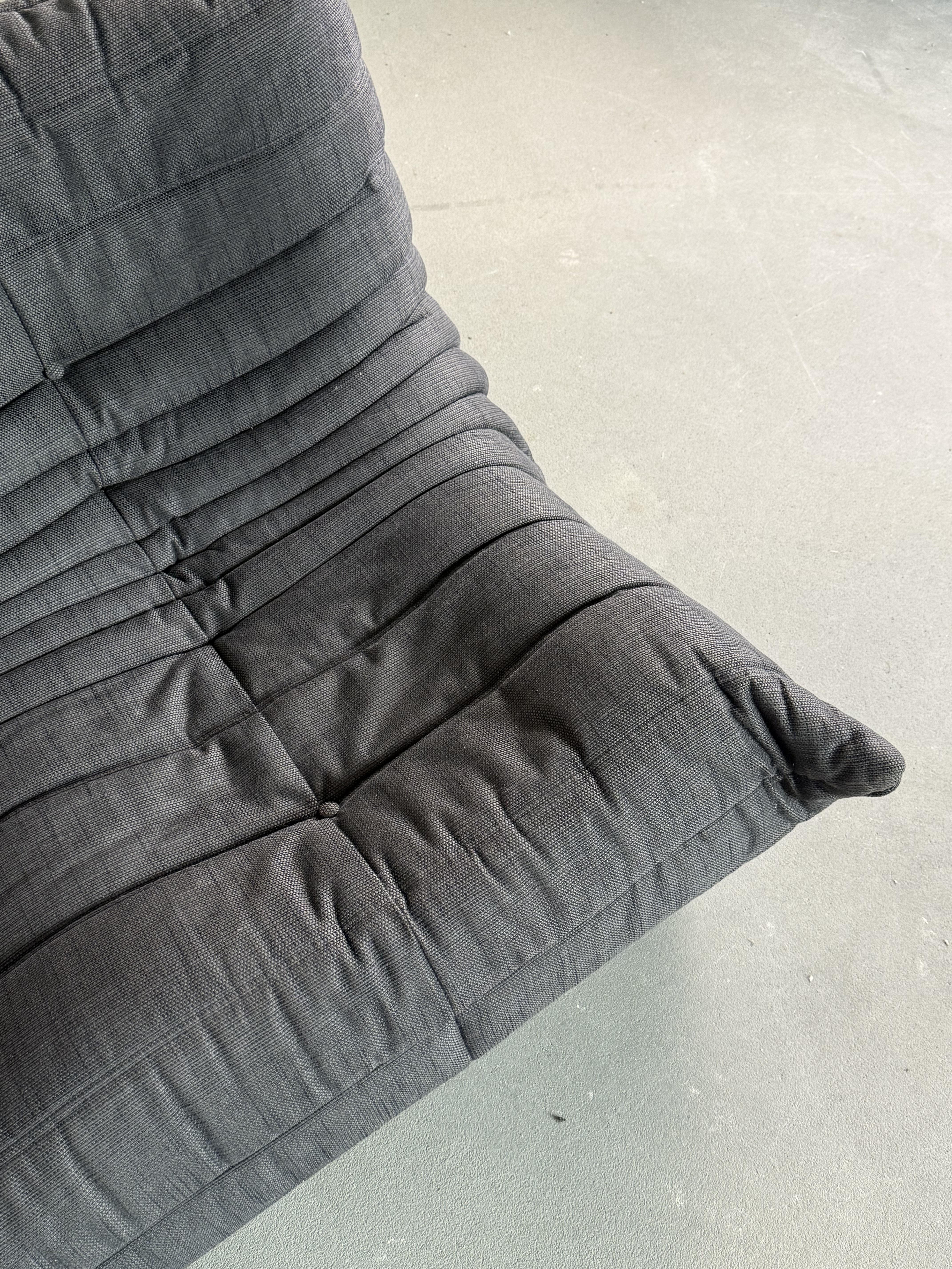Set di divani Togo di Ligne Roset, anni 2000, rivestimento originale in ciniglia in vendita 3