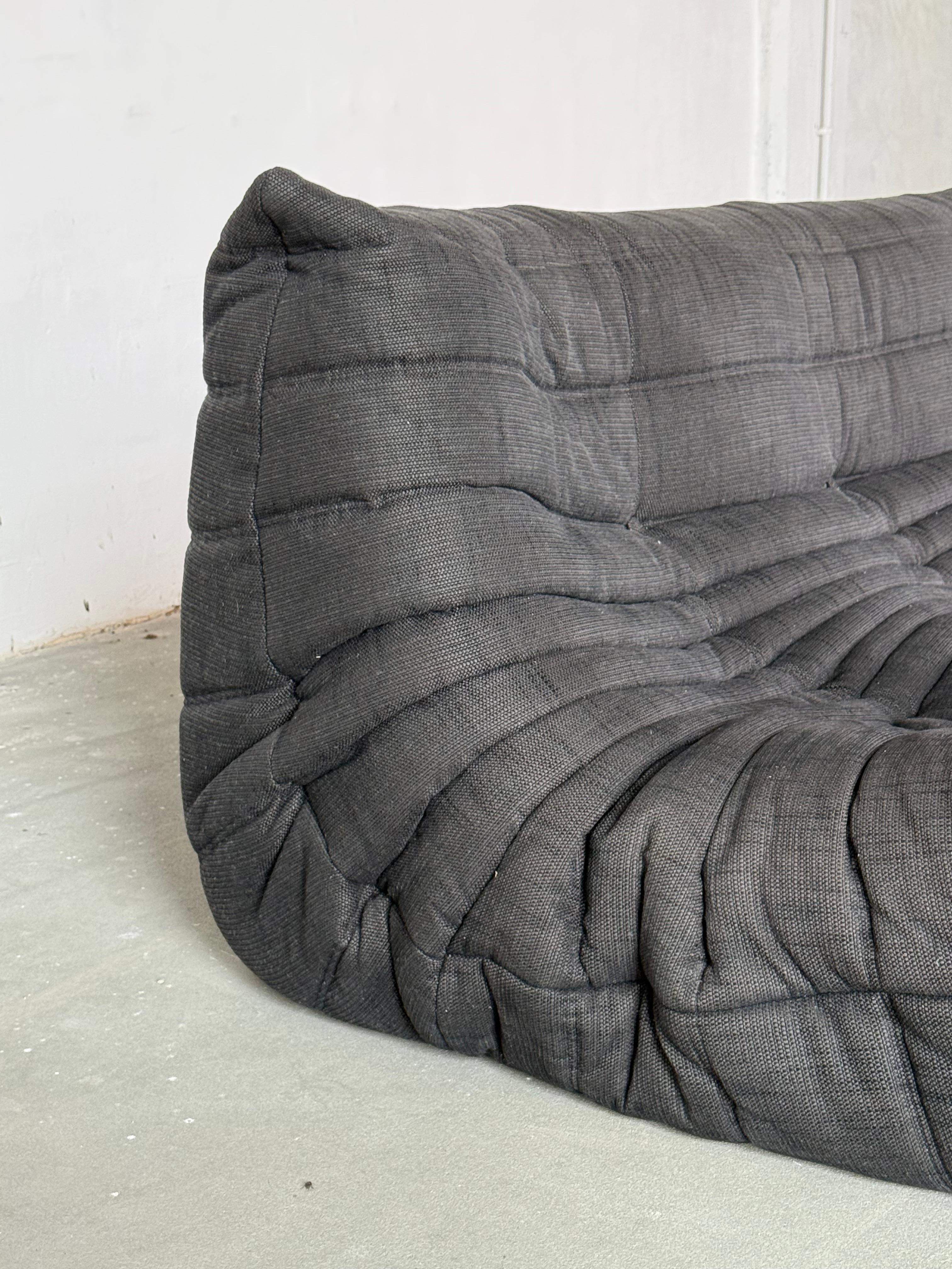 Set di divani Togo di Ligne Roset, anni 2000, rivestimento originale in ciniglia In condizioni buone in vendita a Astoria, NY