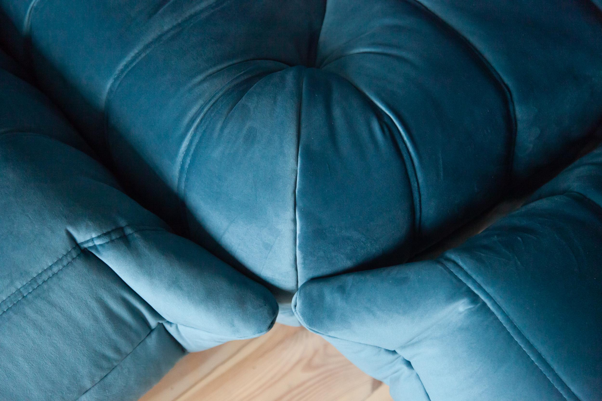 Togo Sofa Set by Michel Ducaroy for Ligne Roset, in Sea Blue Velvet In Excellent Condition For Sale In Berlin, DE