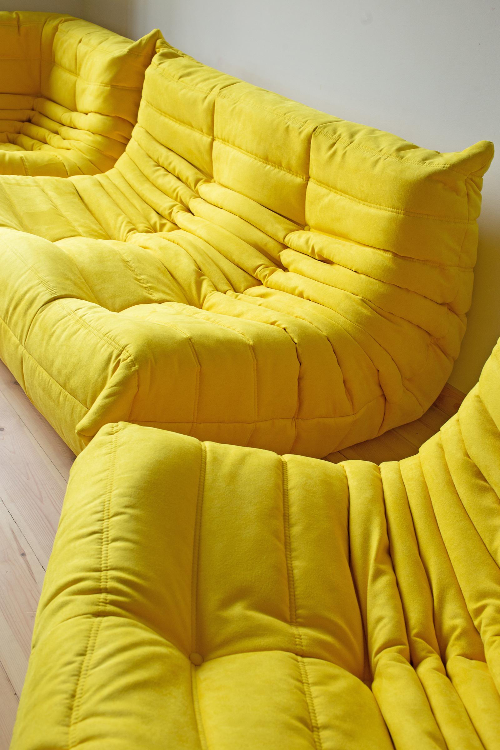 Togo Sofa Set by Michel Ducaroy for Ligne Roset, in Yellow Microfibre In Excellent Condition For Sale In Berlin, DE