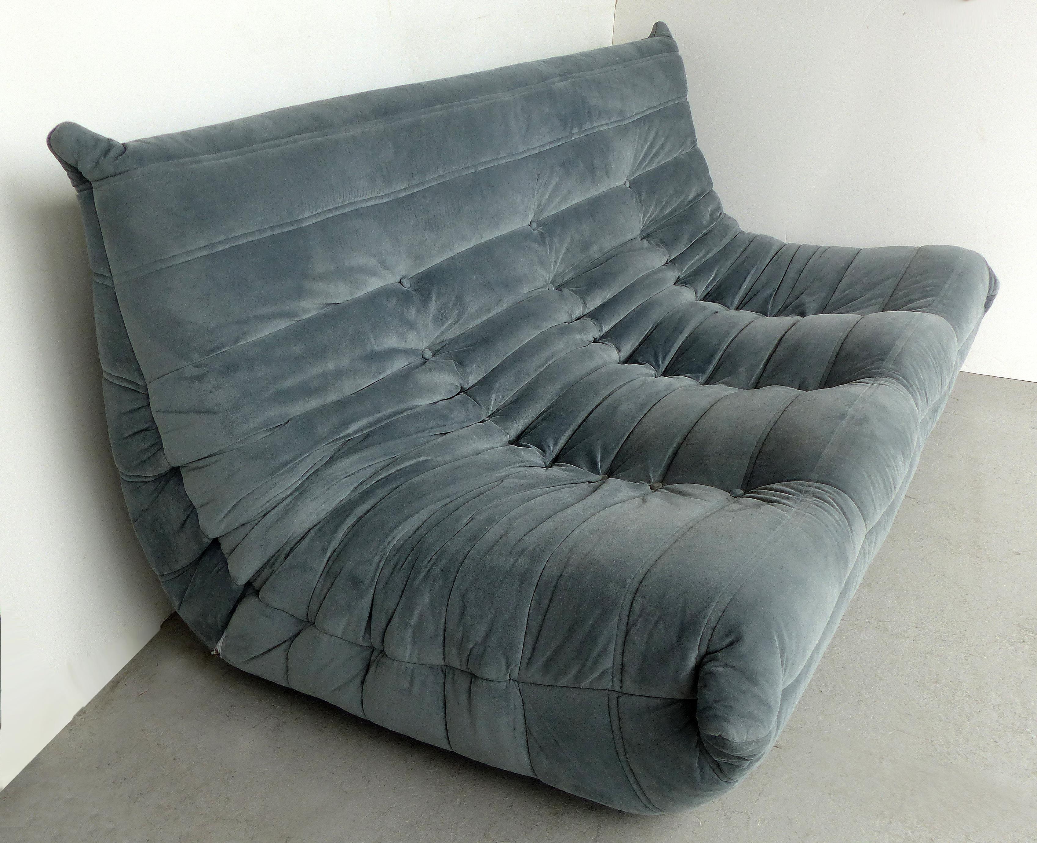  Michel Ducaroy for Ligne Roset 'France' Togo Three-Seat Sofa

Offered for sale is a three person 