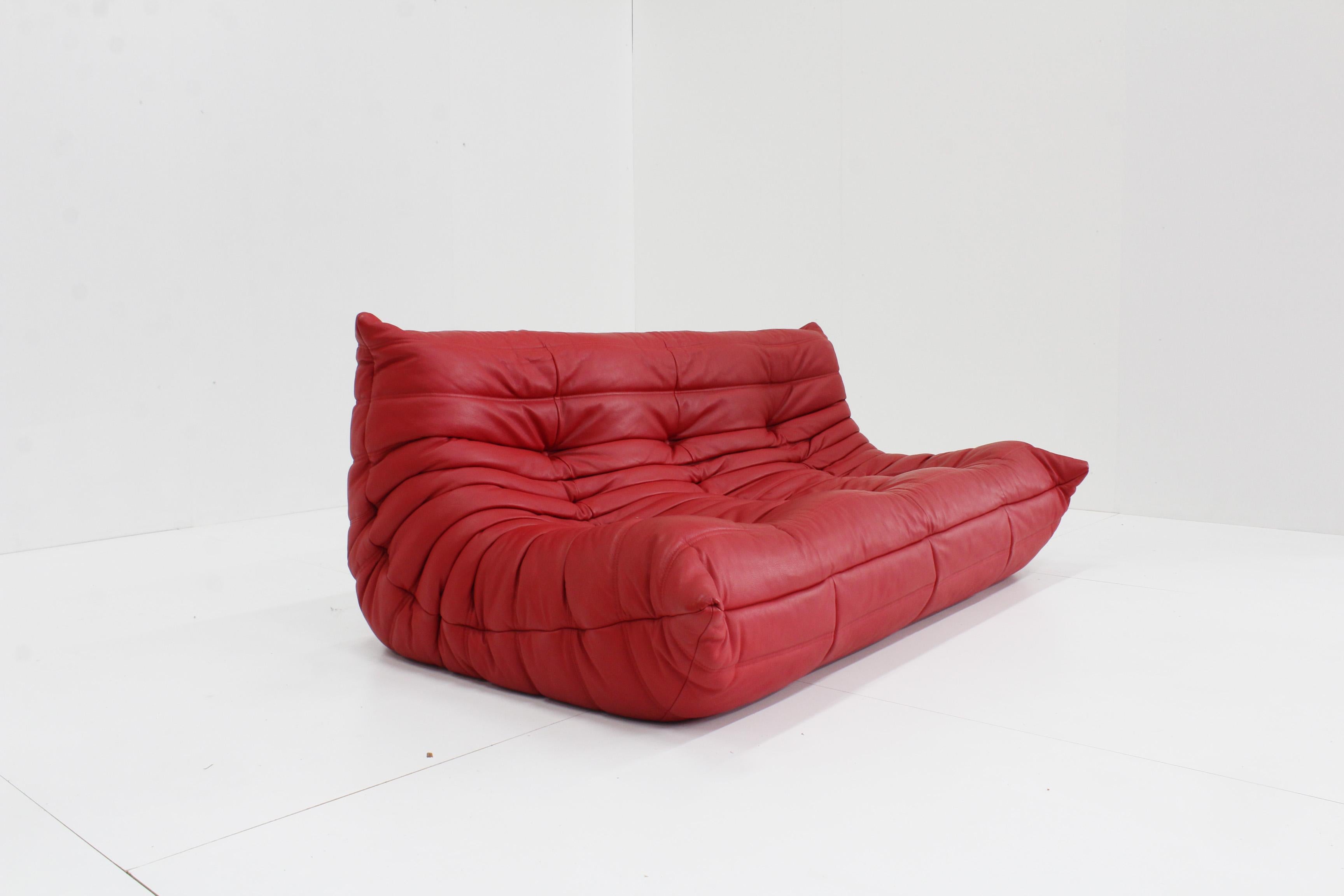 Original red leather Togo three seater by Michel Ducaroy for Ligne Roset

Original Red leather Togo sofa set from Ligne Roset by Michel Ducaroy. This is an original piece in high quality leather.